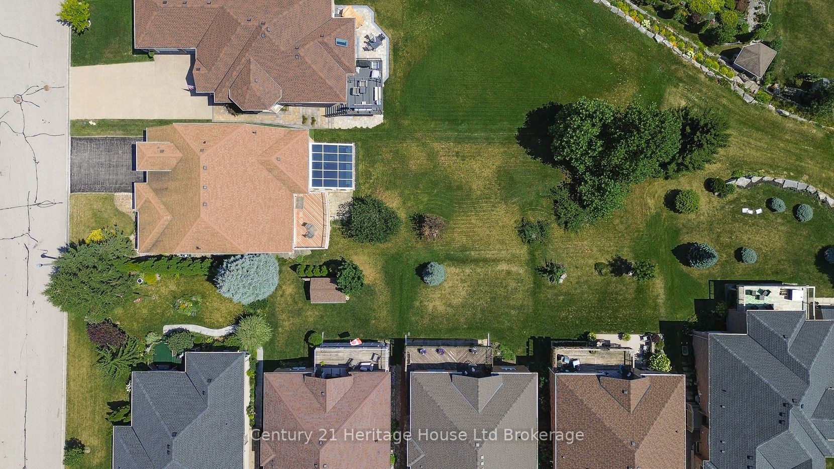 2 Green Gable Place Property Photo 38