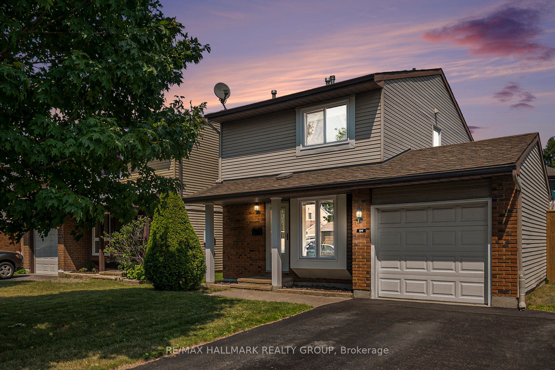1641 Saxony Crescent Property Photo 2