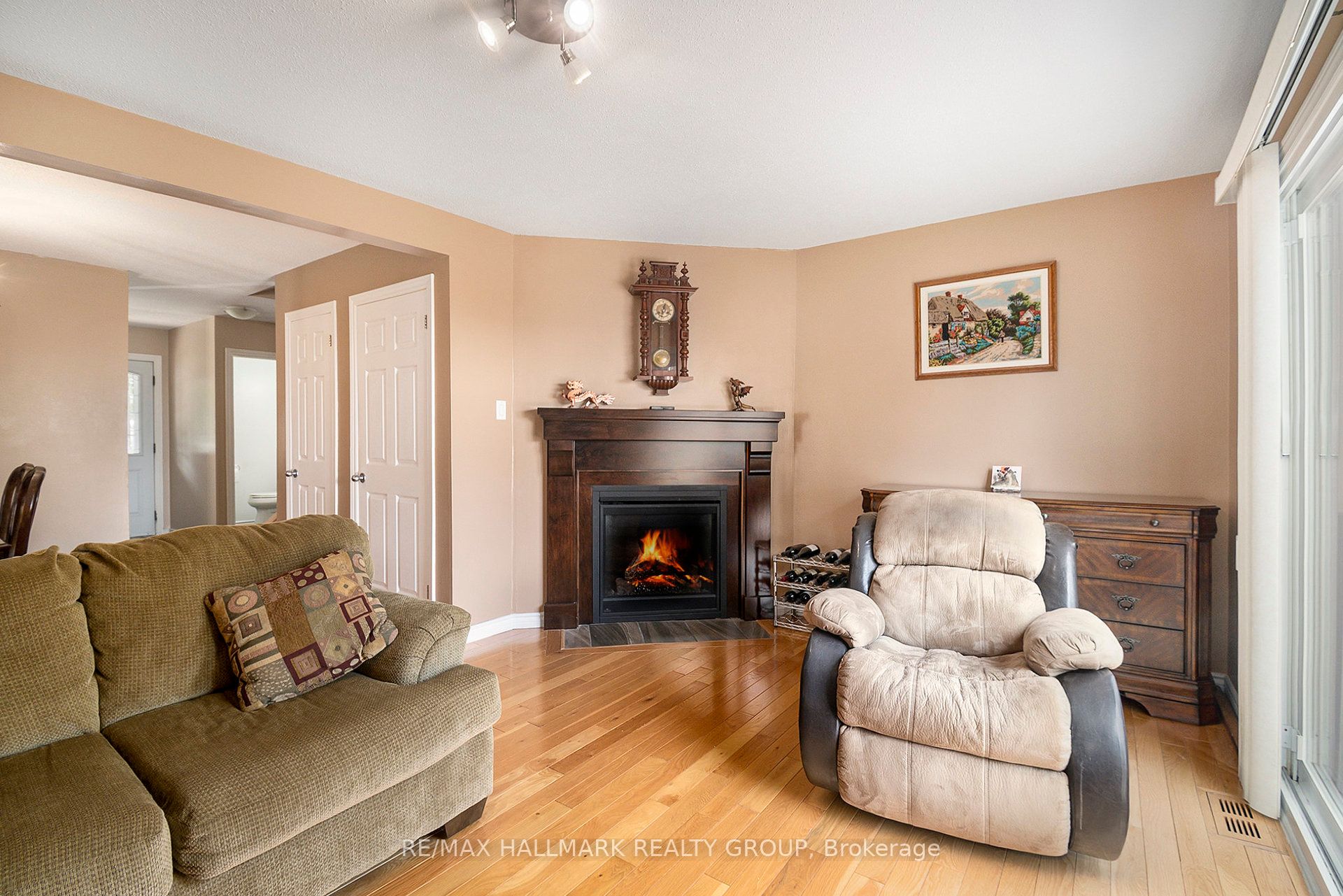 1641 Saxony Crescent Property Photo 9
