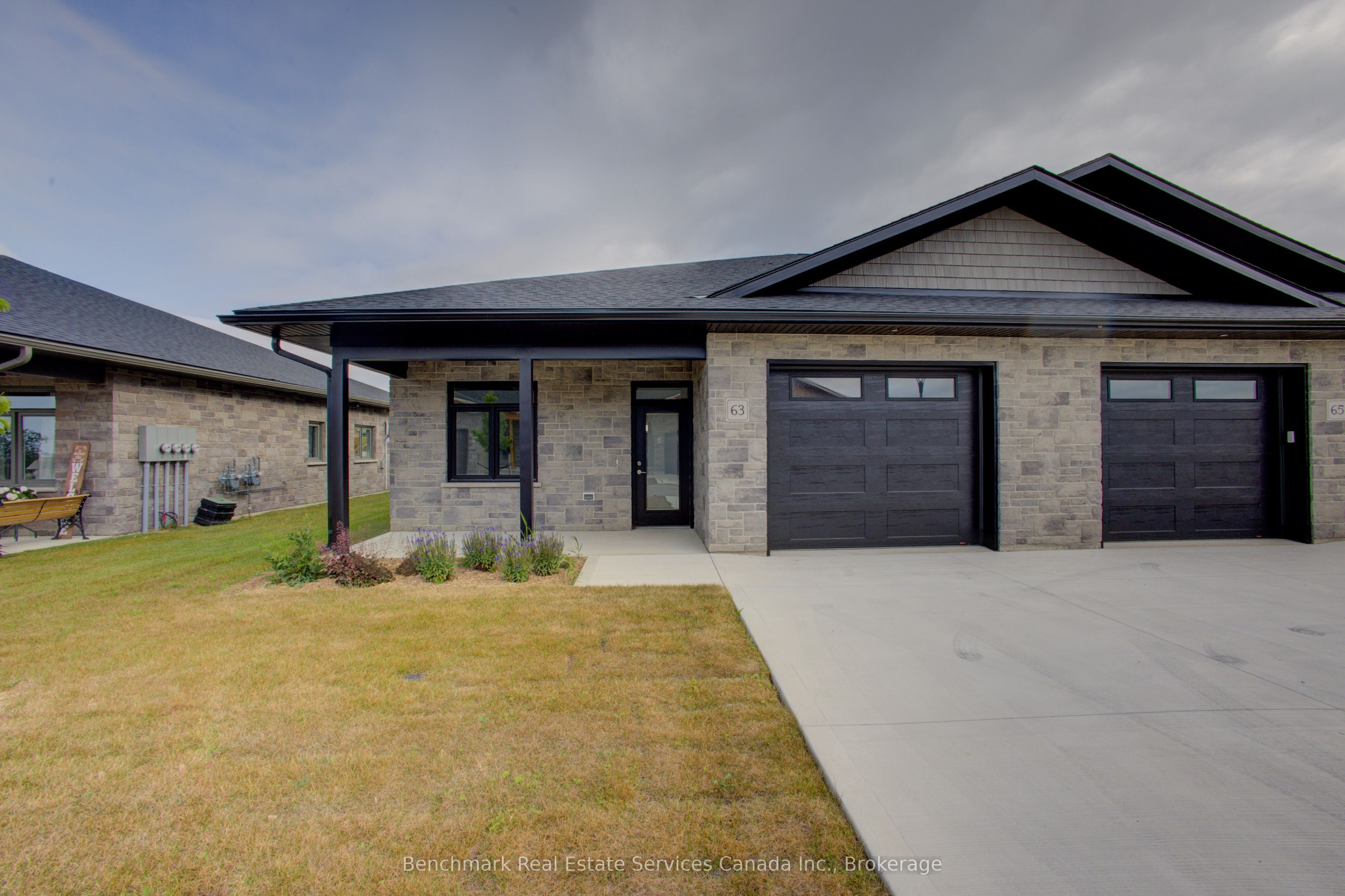 51 Cavalier Crescent Property Photo 1