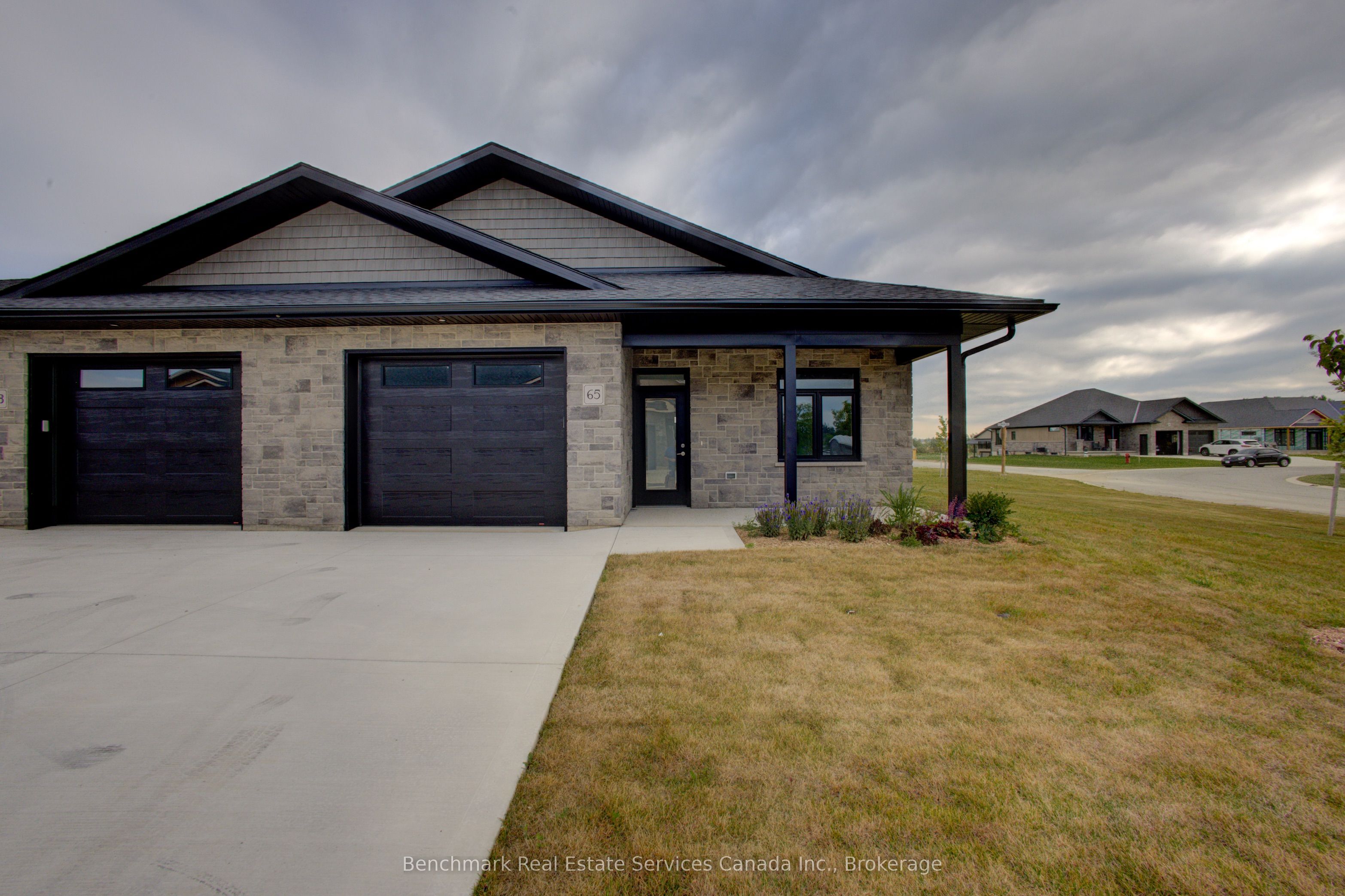 53 Cavalier Crescent Property Photo 1