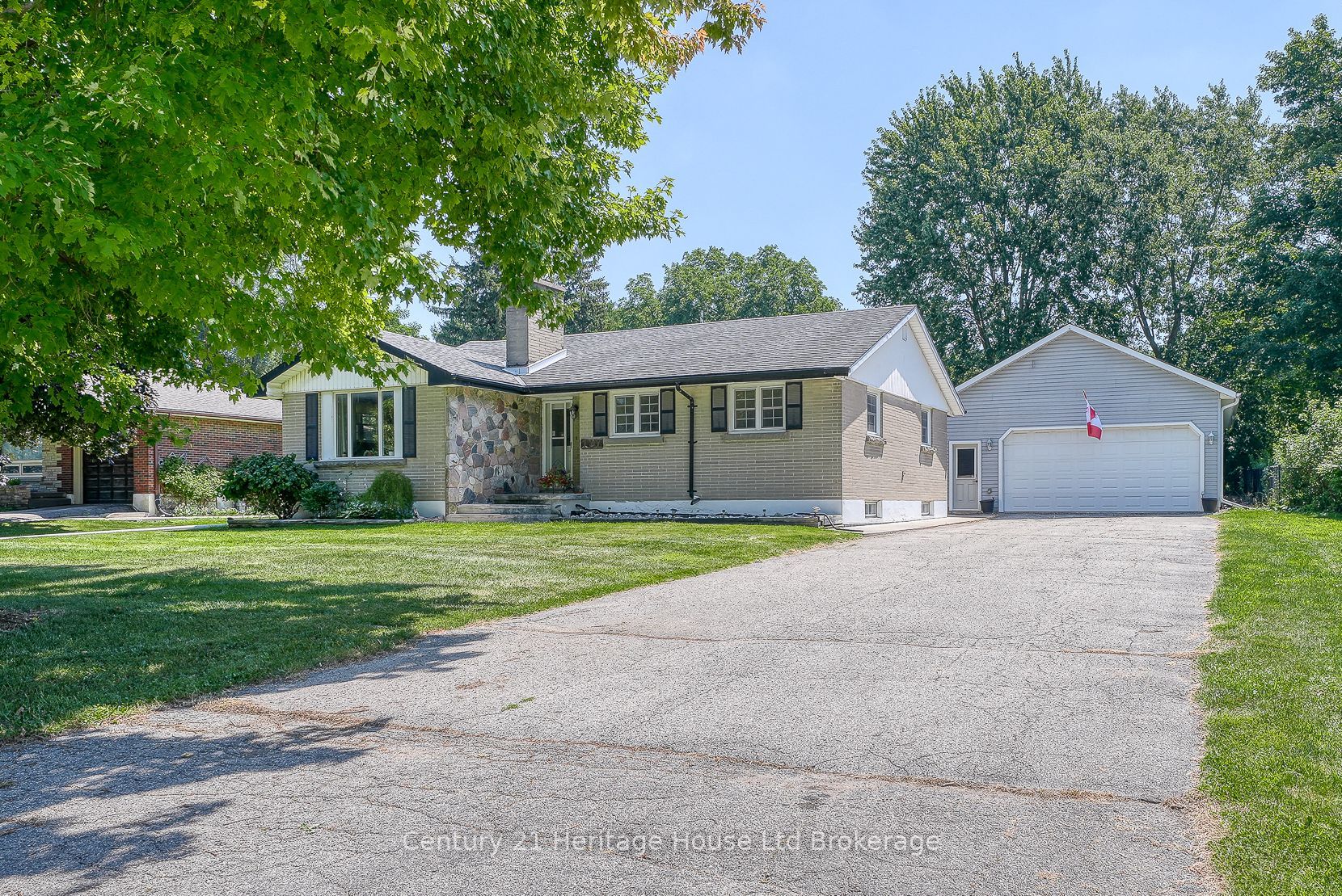 584450 Beachville Road Property Photo 1