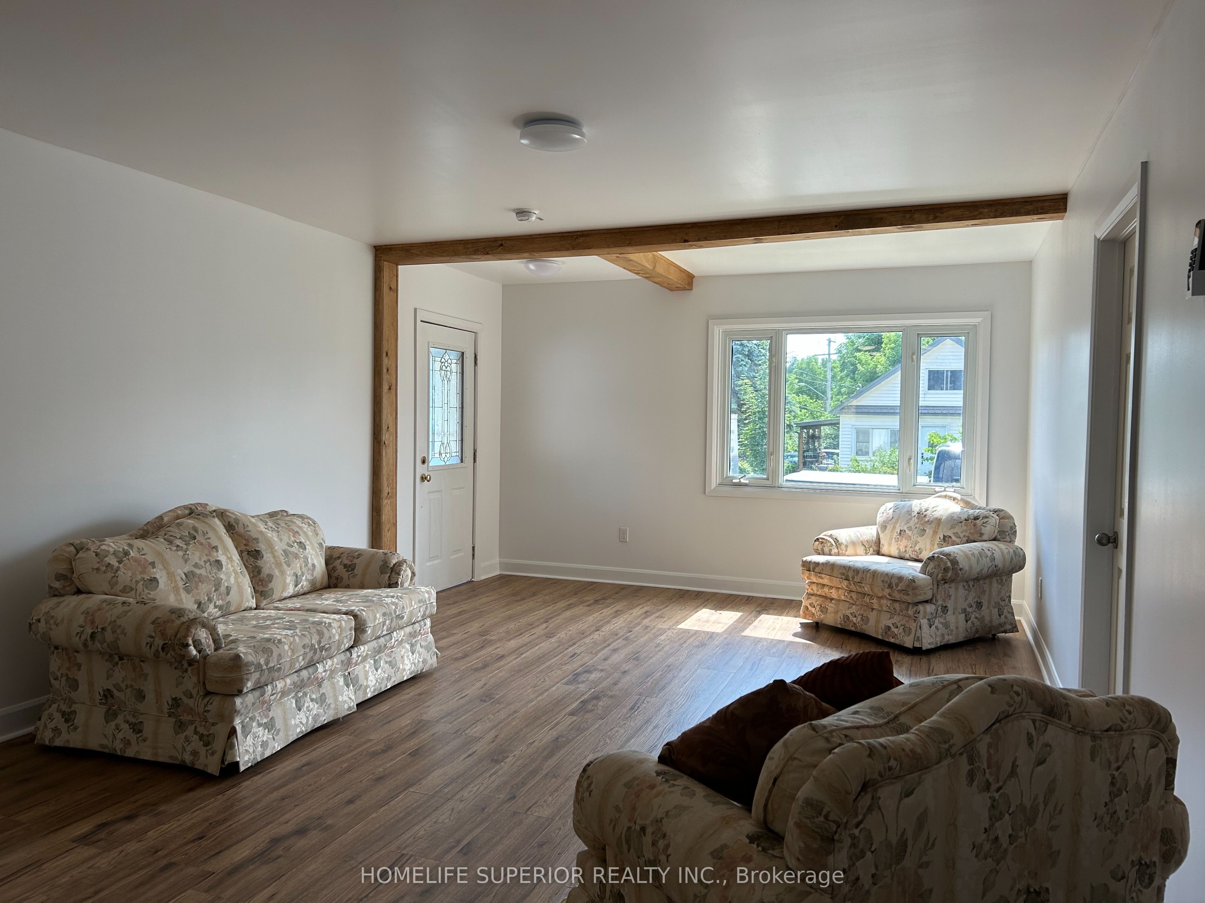 10 Main Street N Property Photo 3