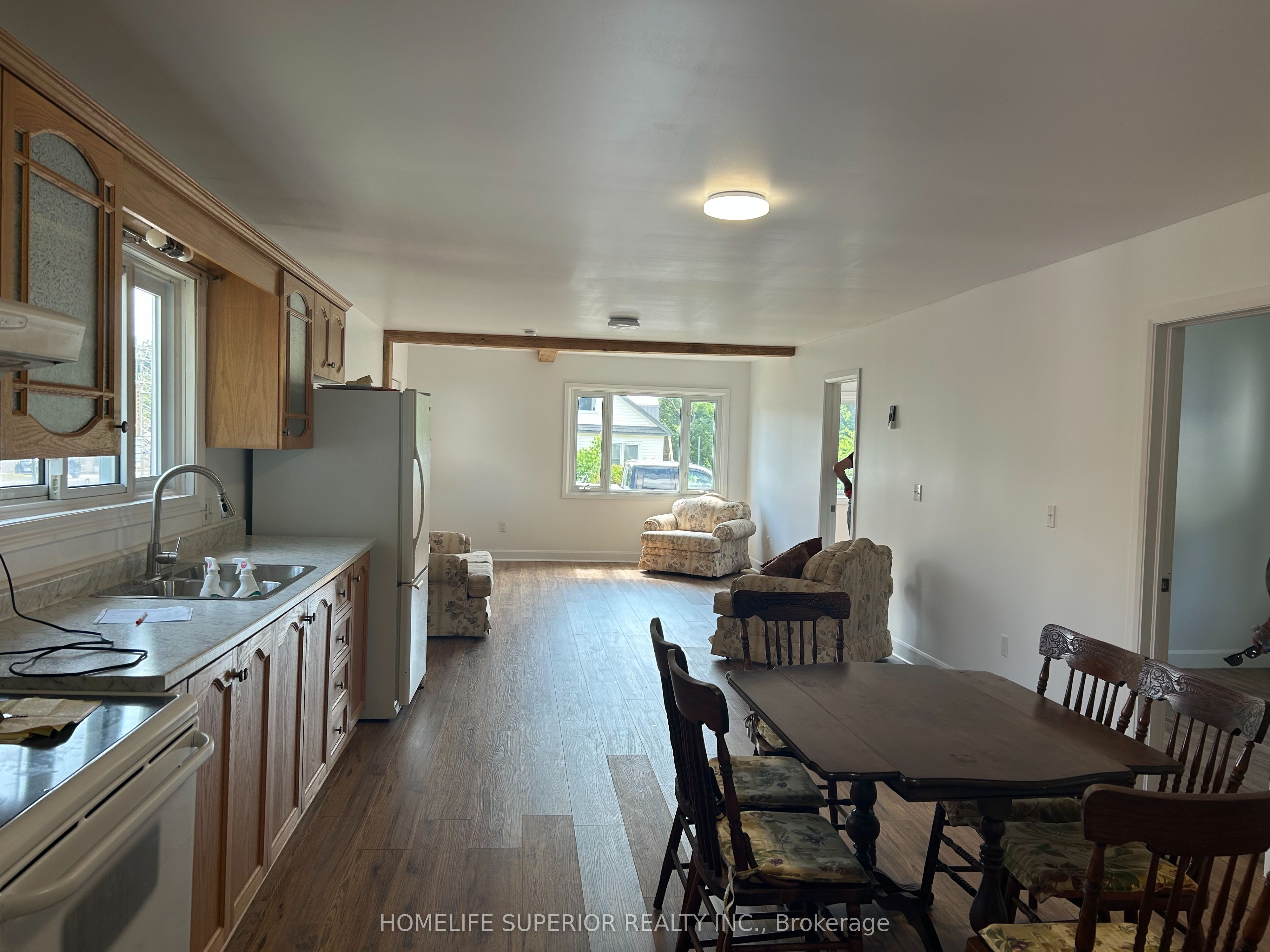 10 Main Street N Property Photo 5