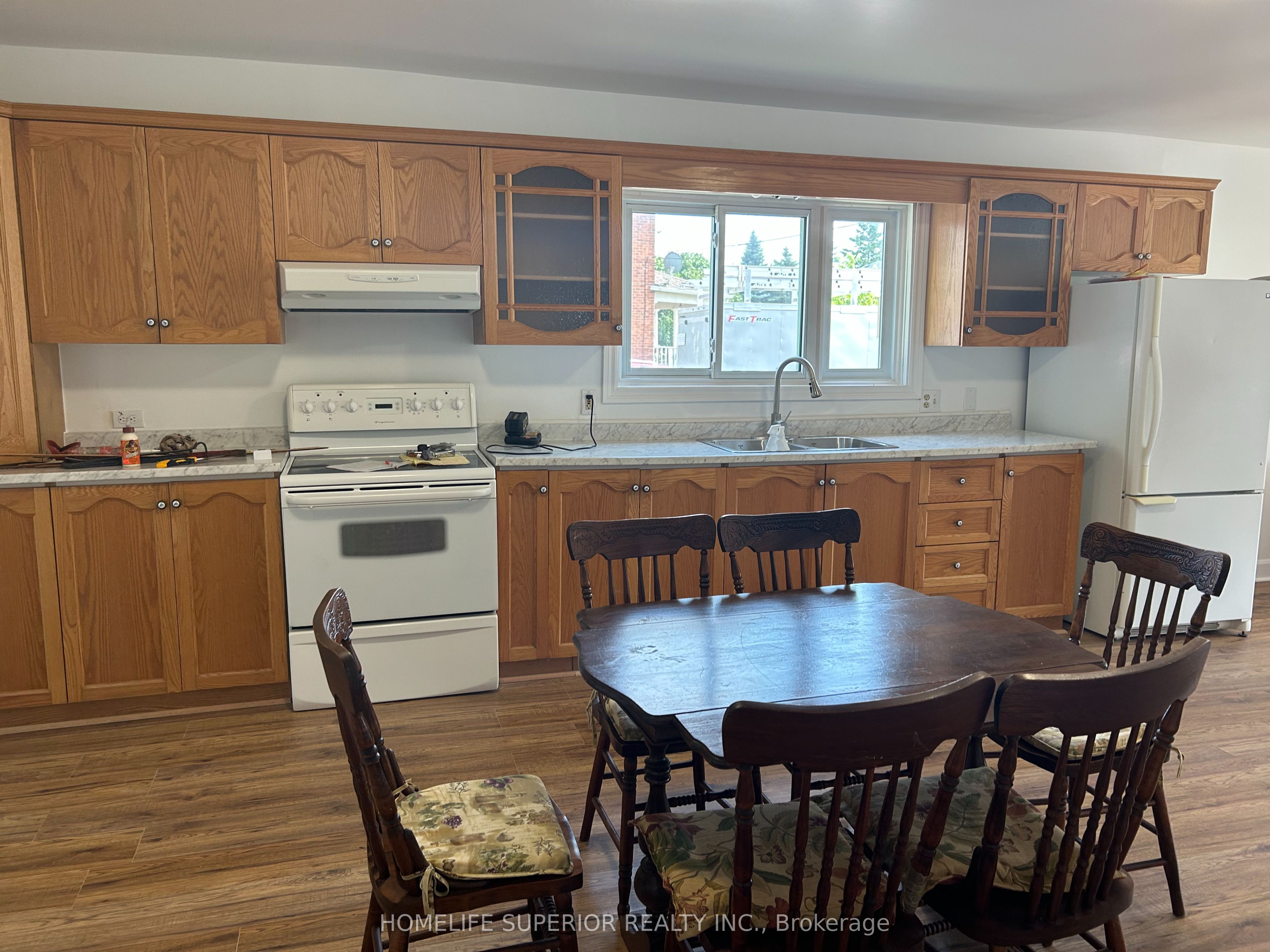 10 Main Street N Property Photo 7