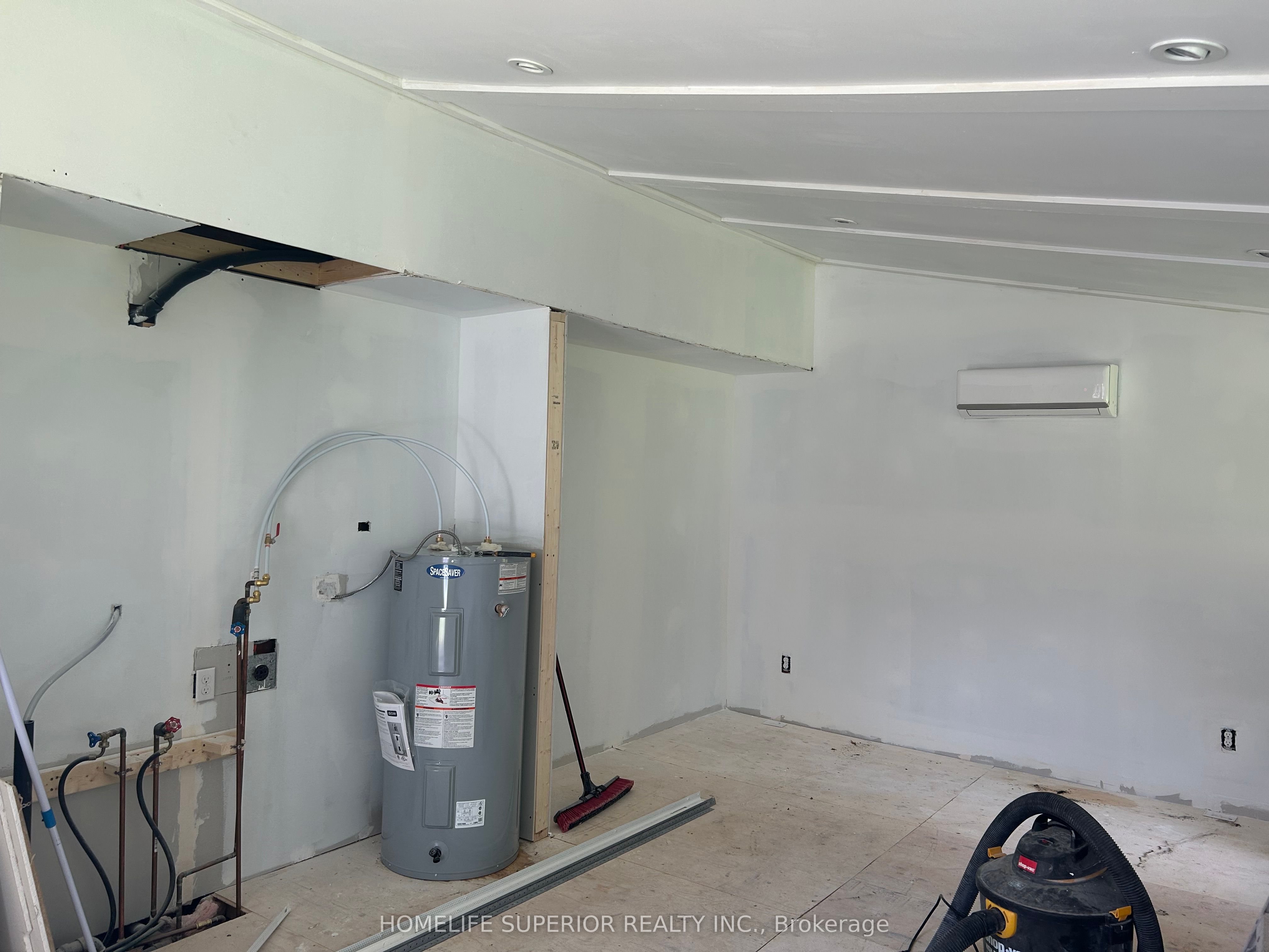 10 Main Street N Property Photo 10