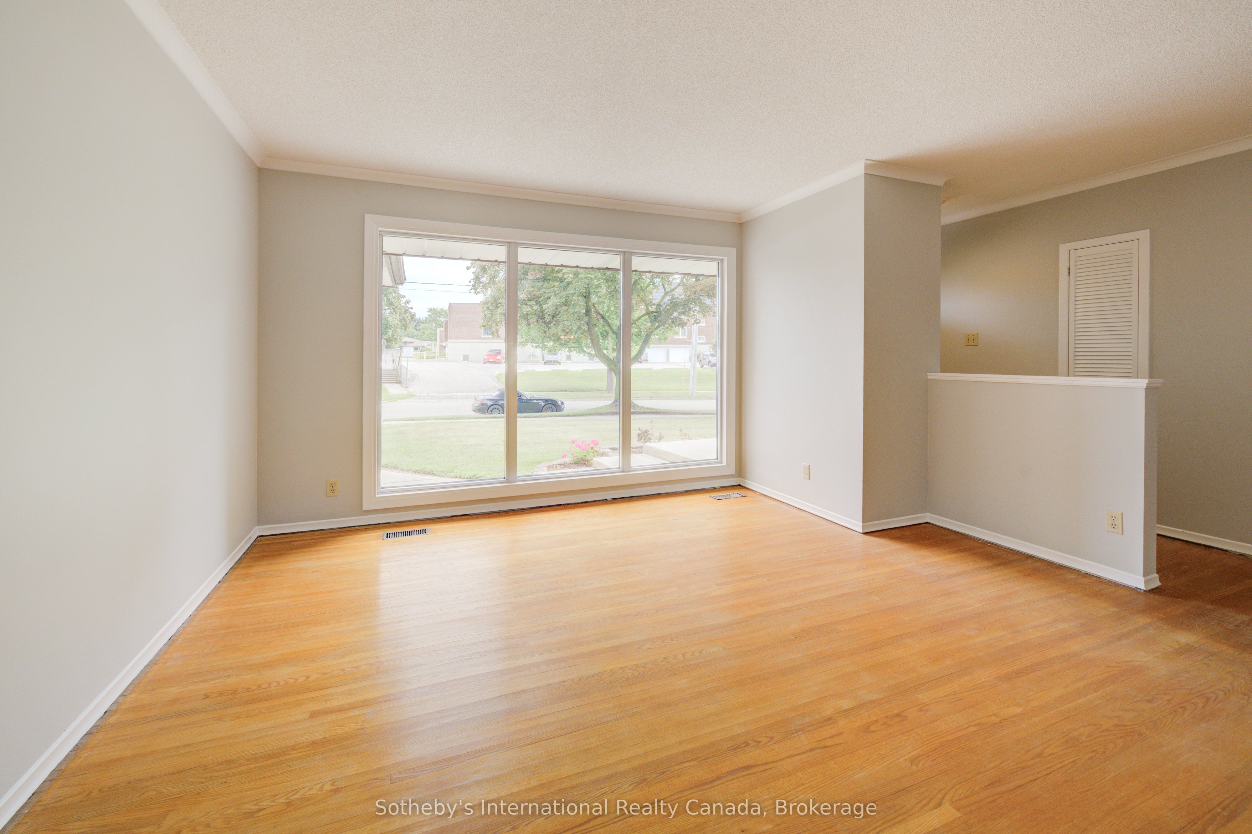 155 Gatewood Road Property Photo 4