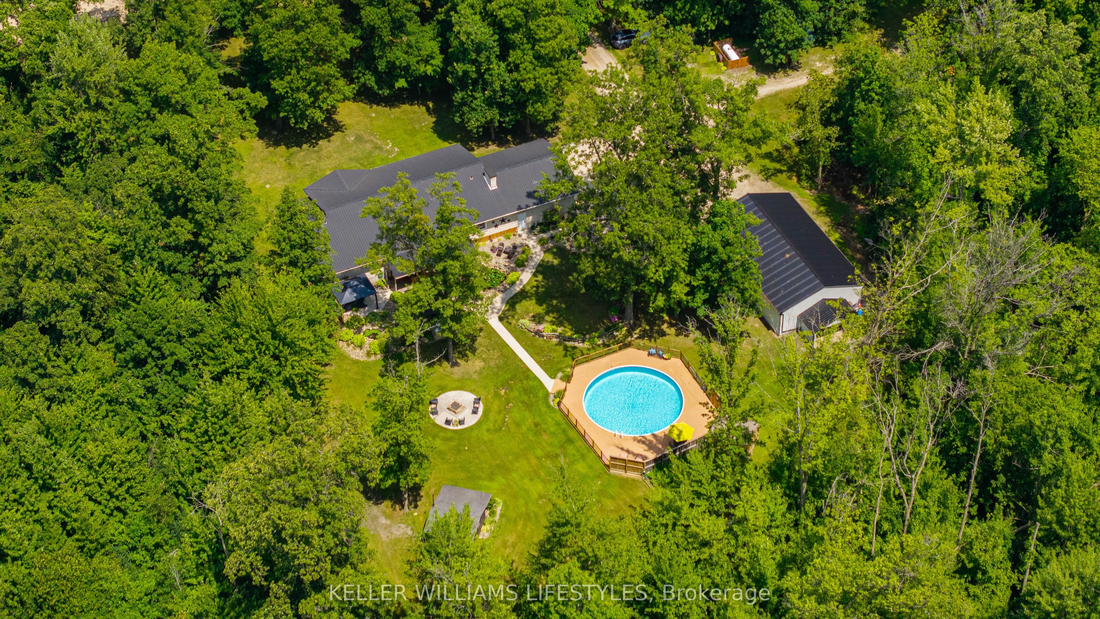 6545 Thomson Line Property Photo 2