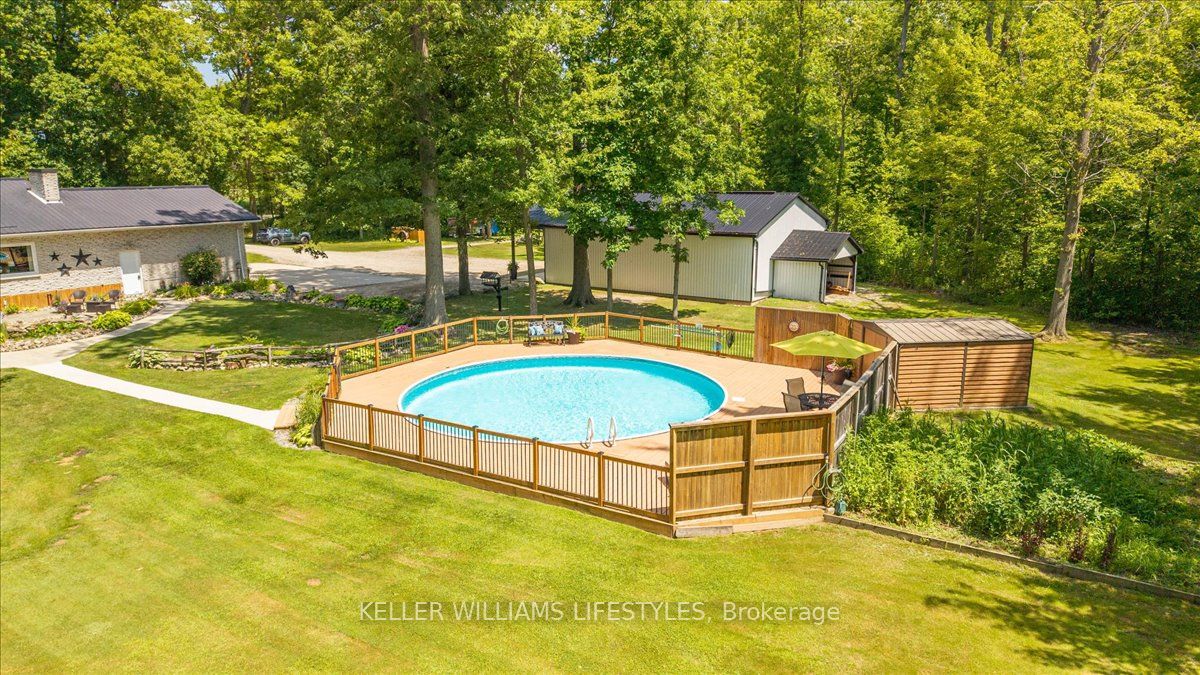 6545 Thomson Line Property Photo 3