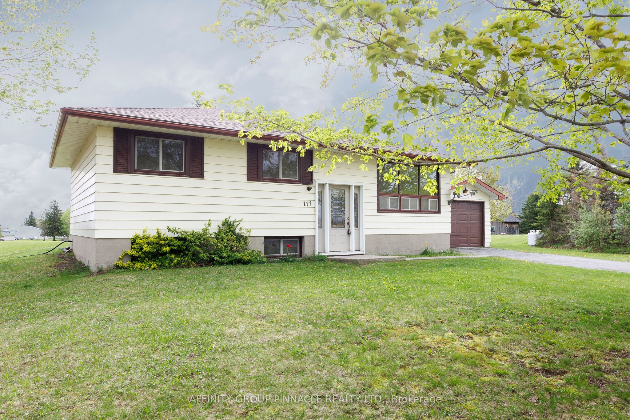 117 Anderson Drive Property Photo 1