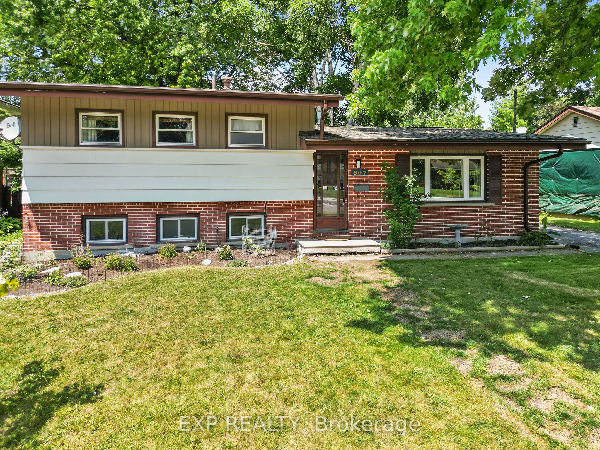 807 Cambridge St Property Photo 1