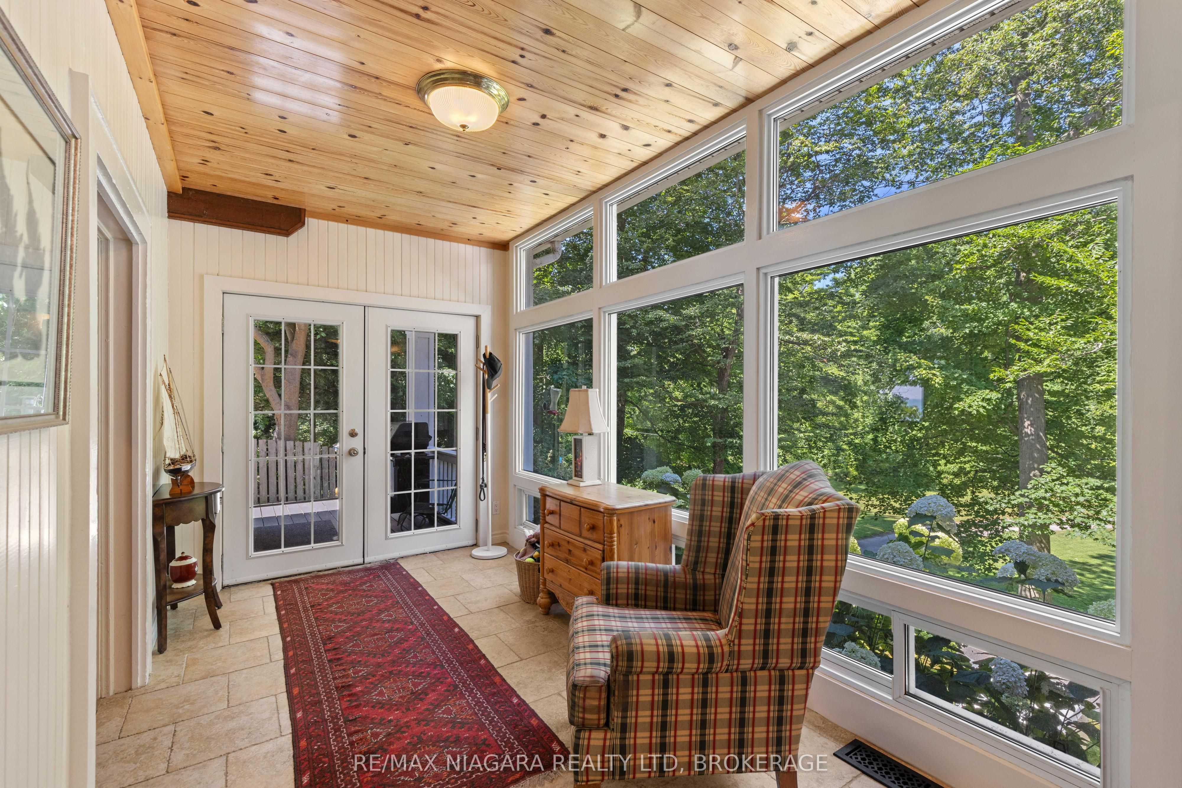 1661 Macdonald Drive Property Photo 10