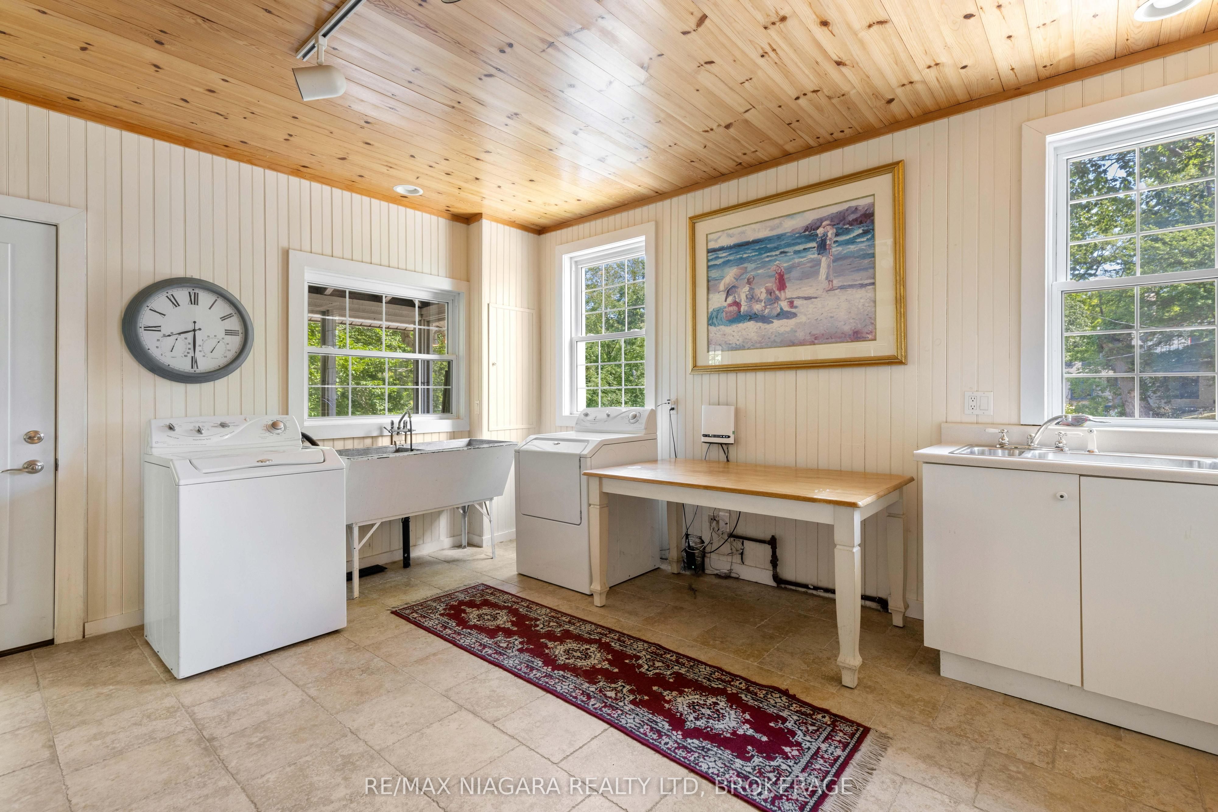 1661 Macdonald Drive Property Photo 20