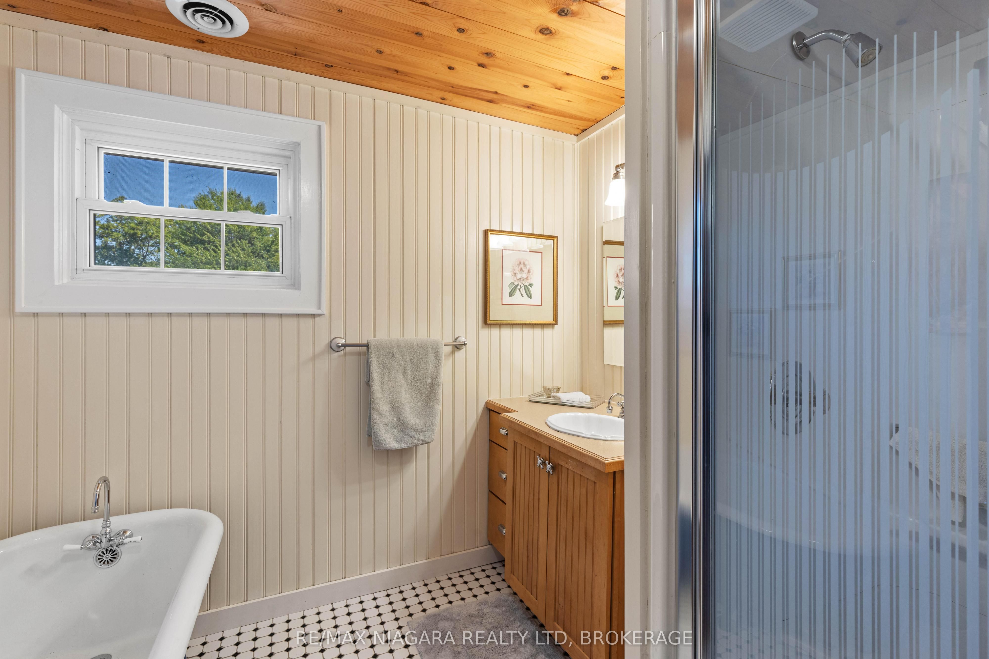 1661 Macdonald Drive Property Photo 23