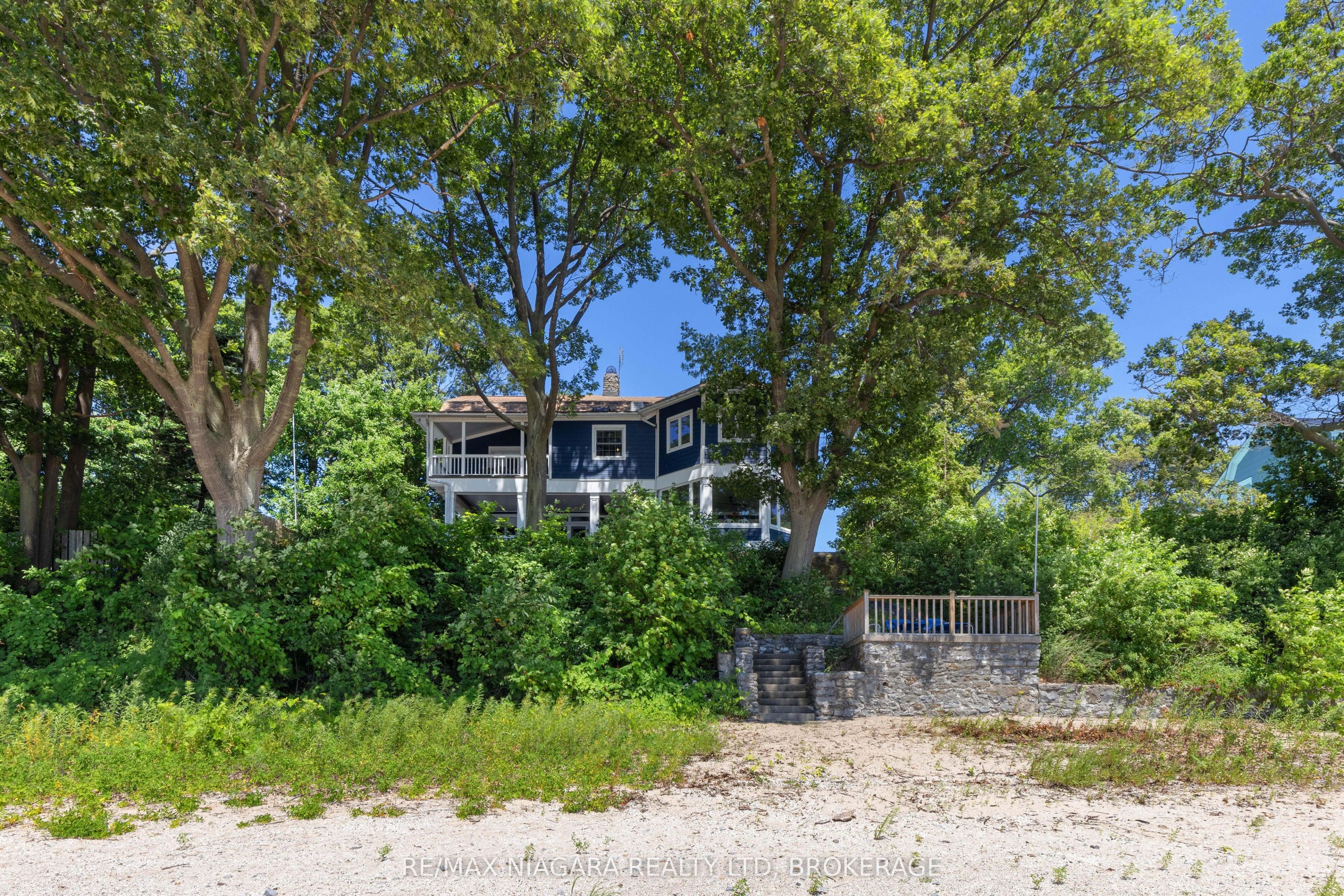 1661 Macdonald Drive Property Photo 33