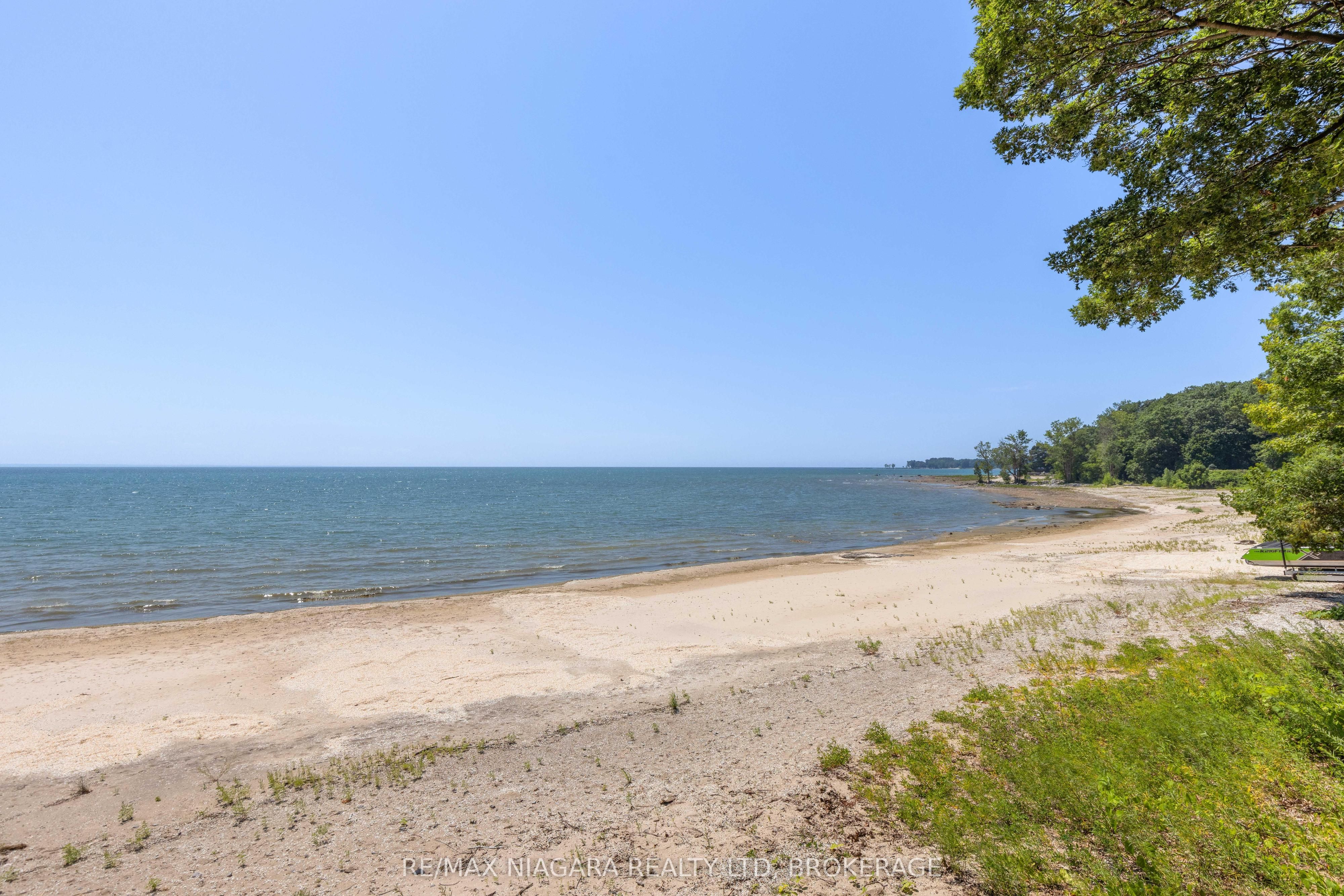 1661 Macdonald Drive Property Photo 41