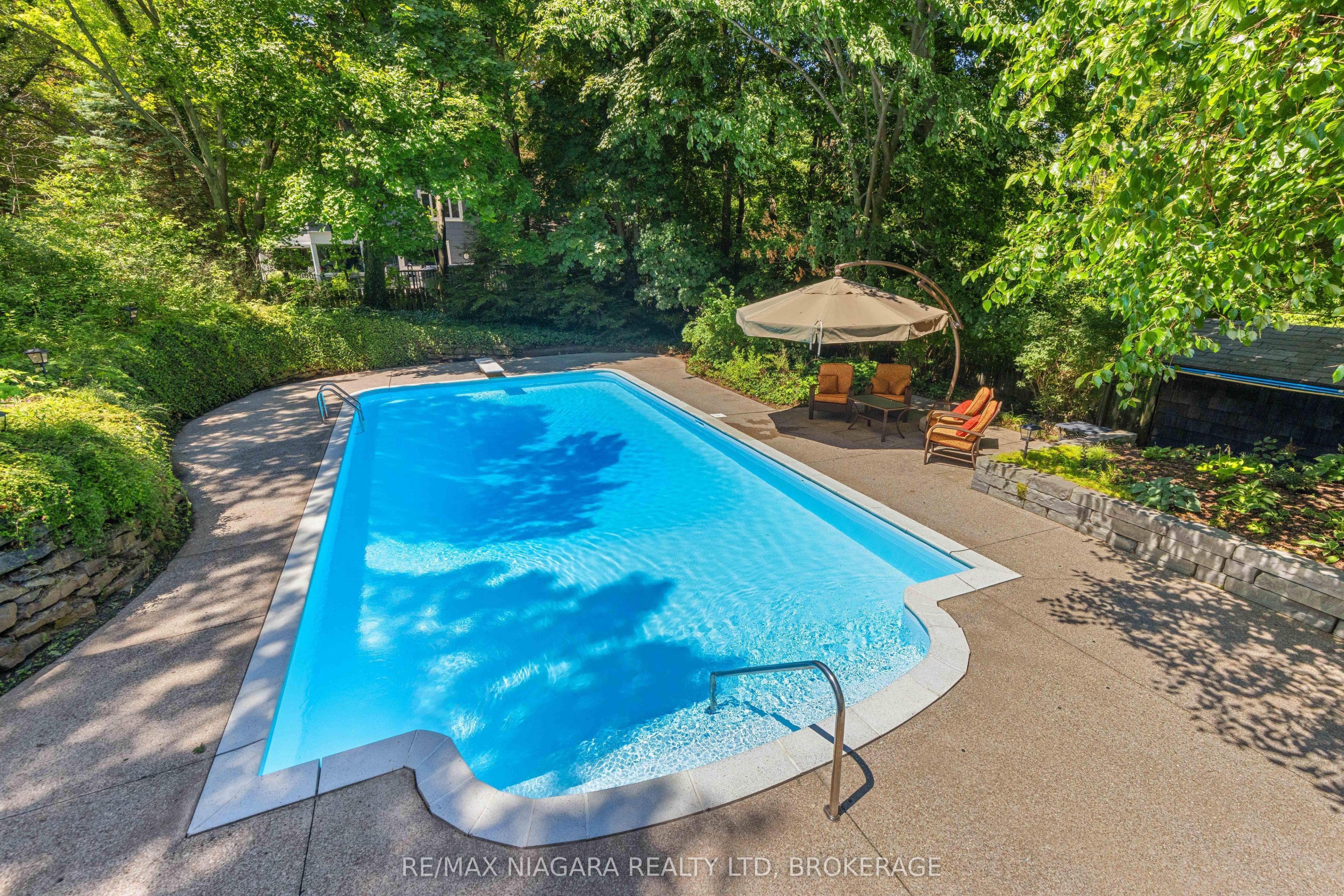 1661 Macdonald Drive Property Photo 42