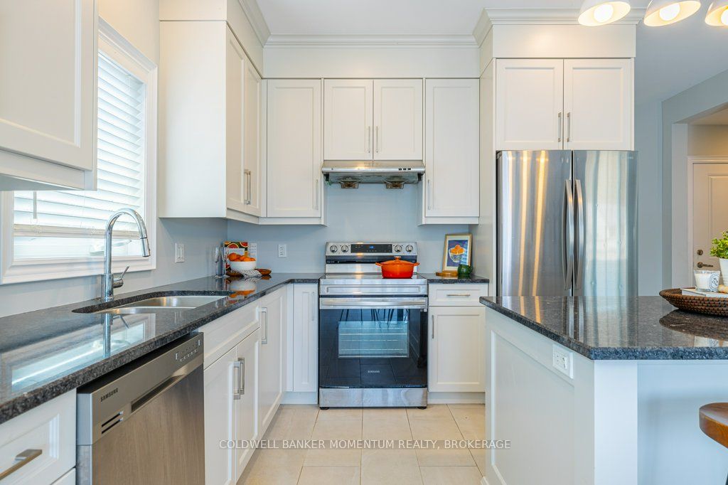 377 Willowbrook Dr Property Photo 10