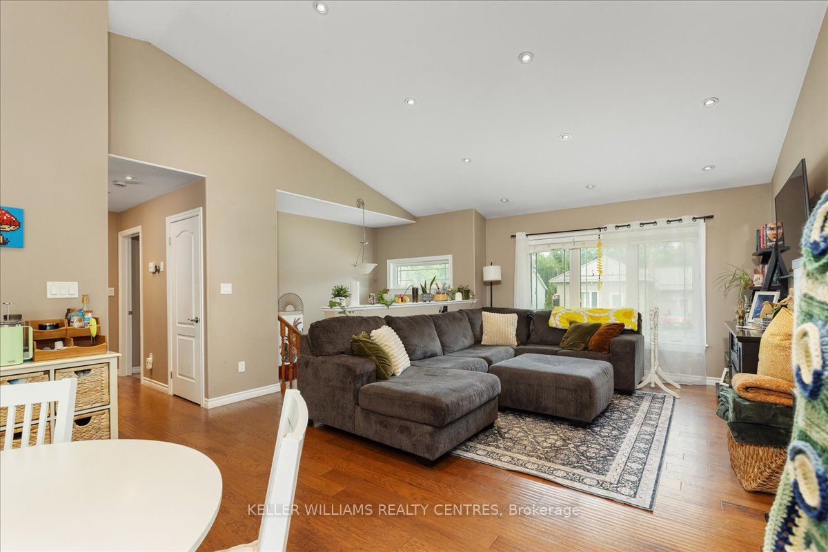 31 Durham Street E Property Photo 7