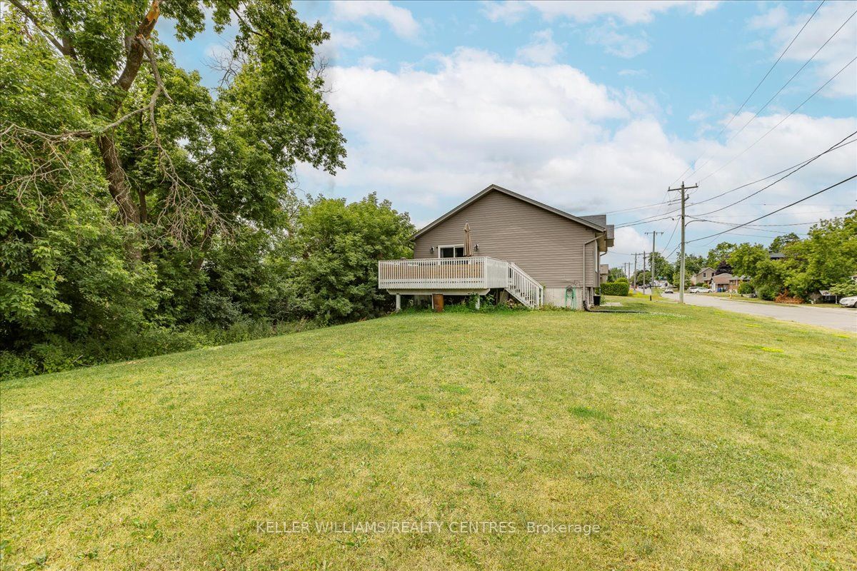 31 Durham Street E Property Photo 27