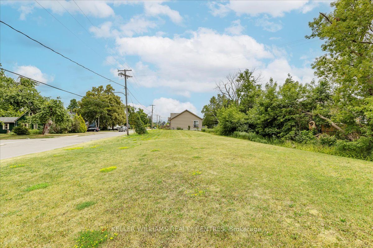 31 Durham Street E Property Photo 29