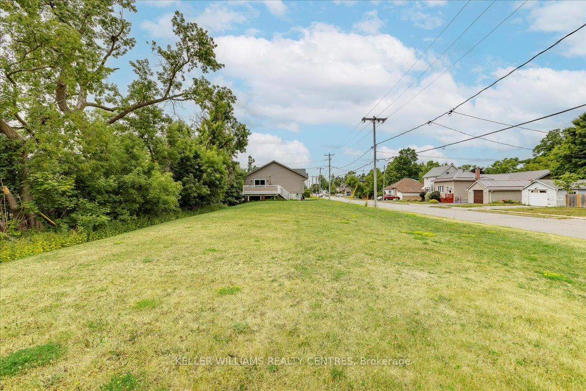 31 Durham Street E Property Photo 30