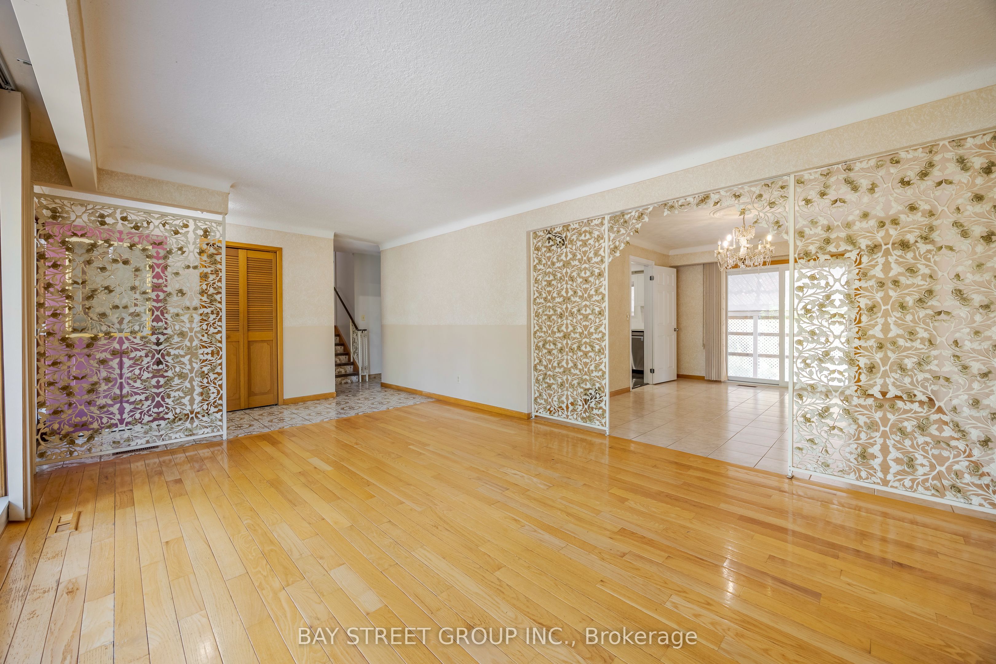 29 West Street N Property Photo 5