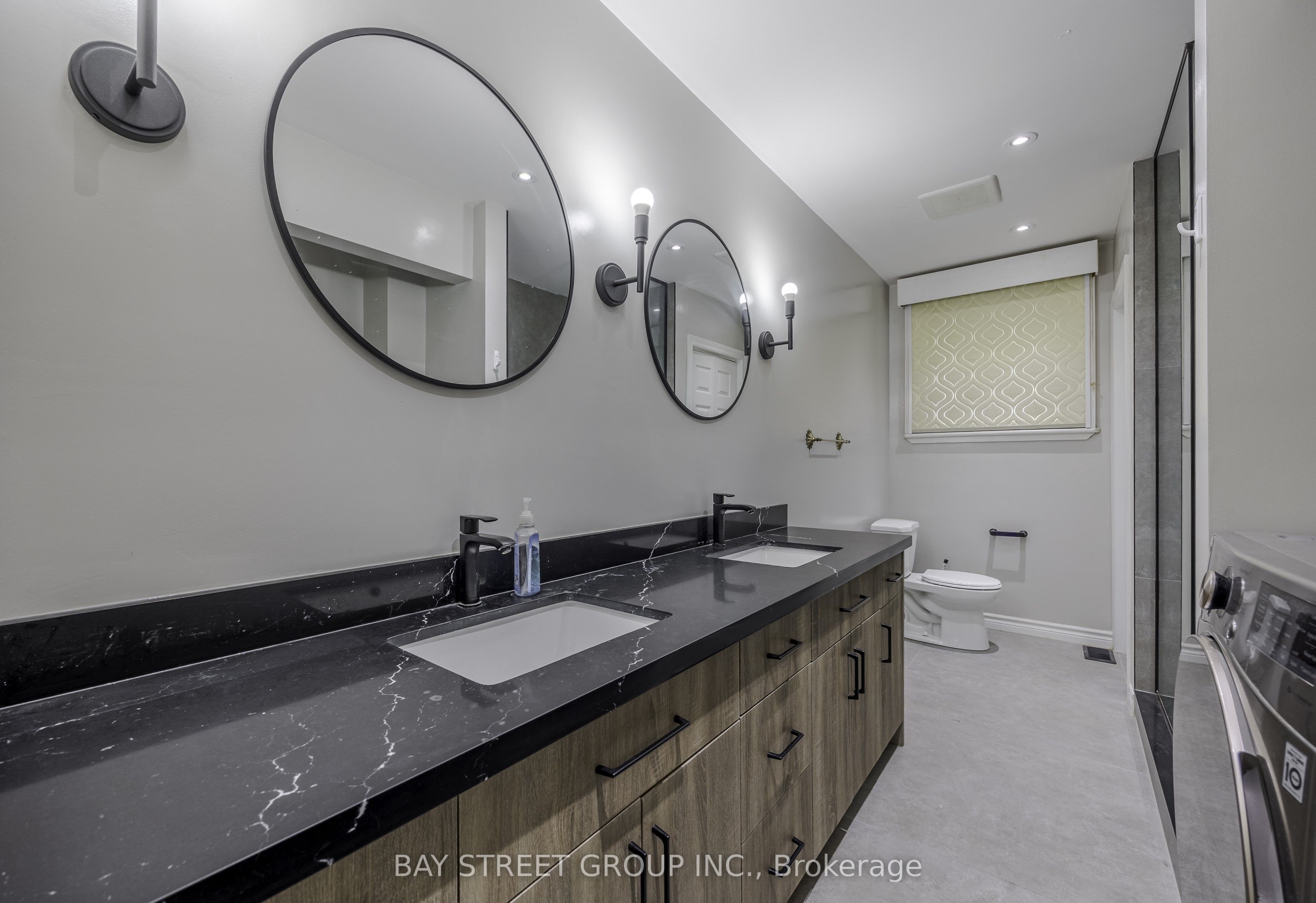 29 West Street N Property Photo 10