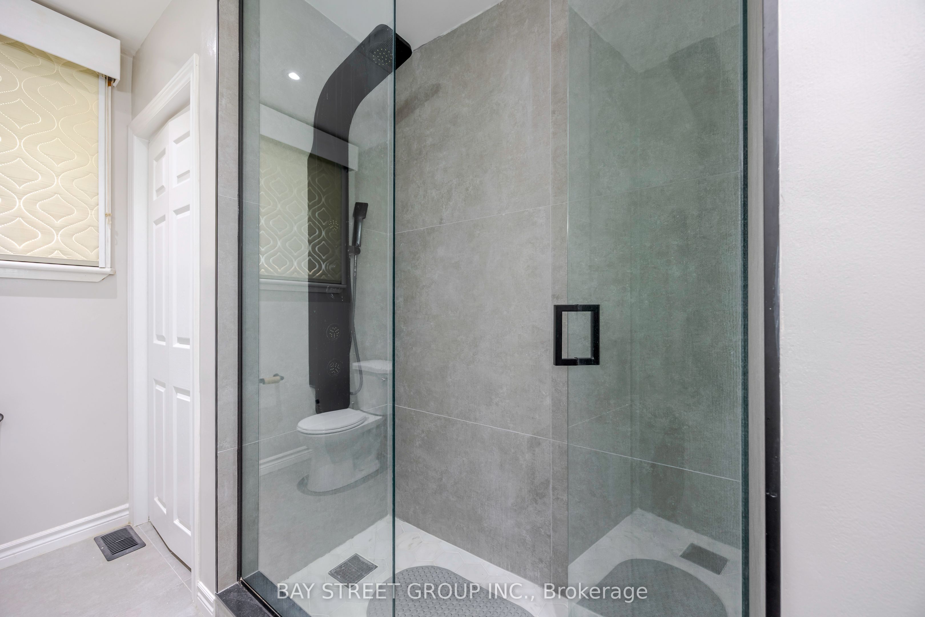 29 West Street N Property Photo 11