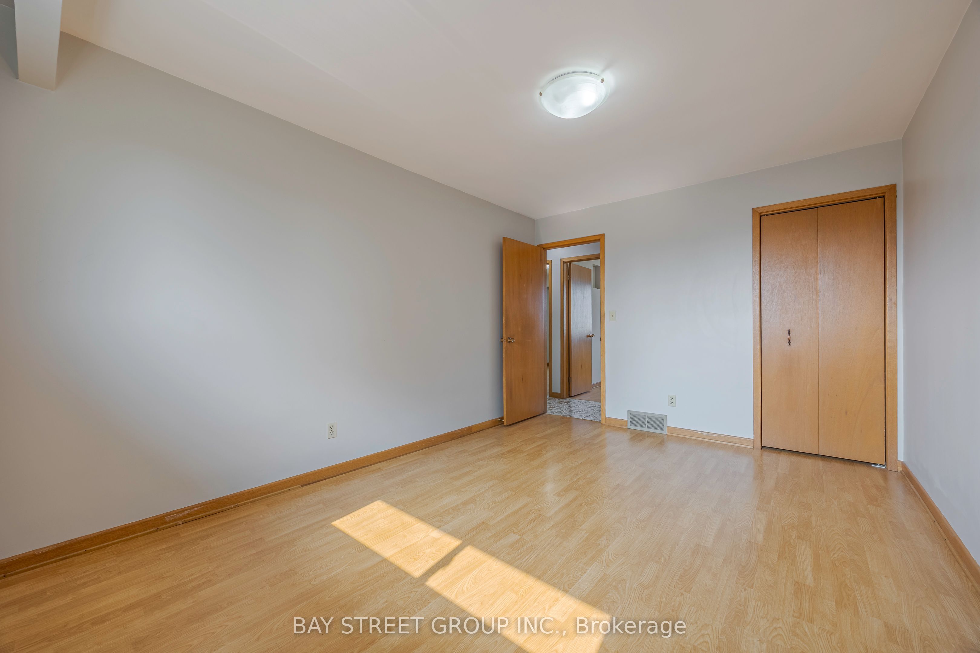 29 West Street N Property Photo 14