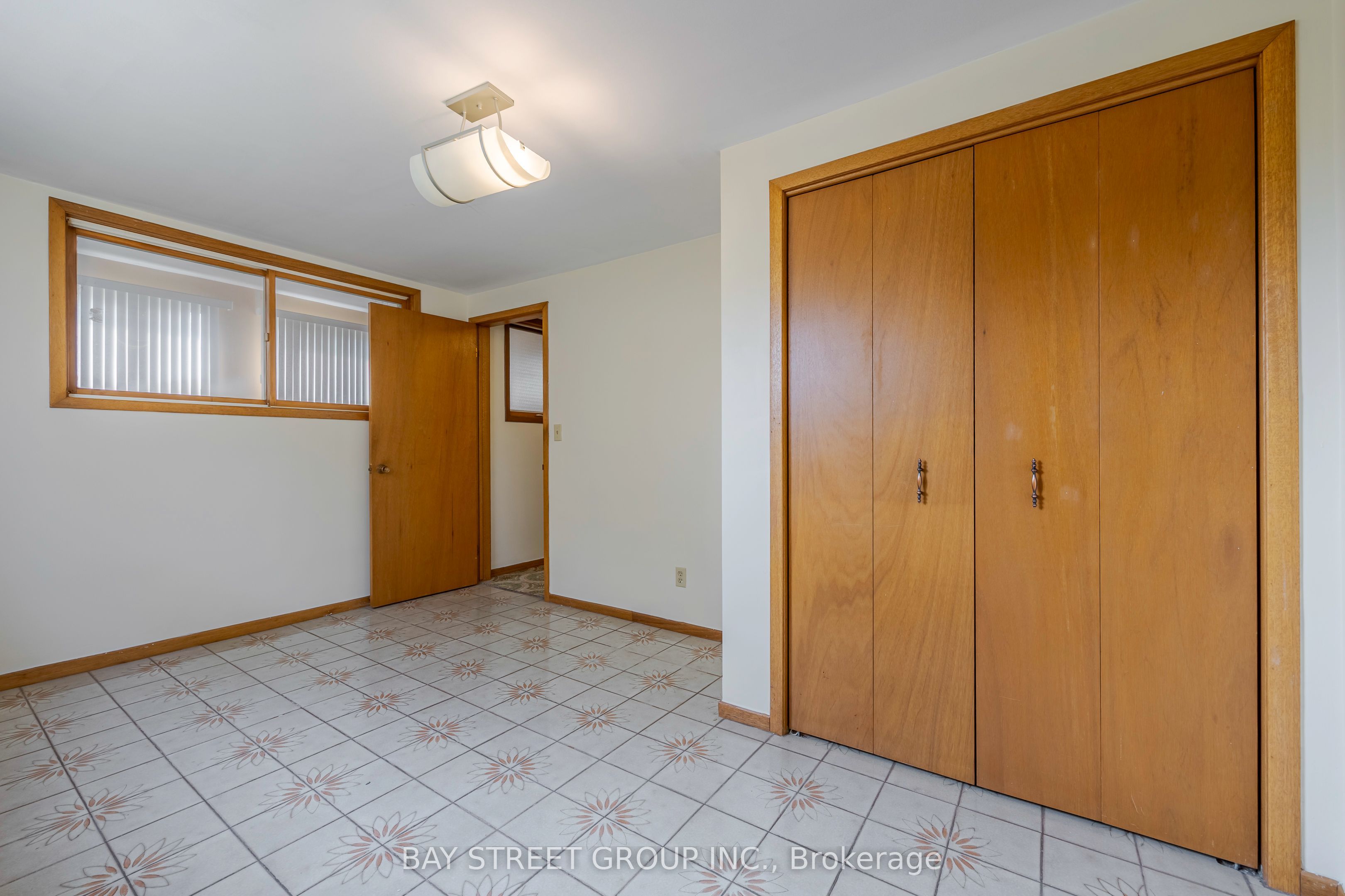 29 West Street N Property Photo 20