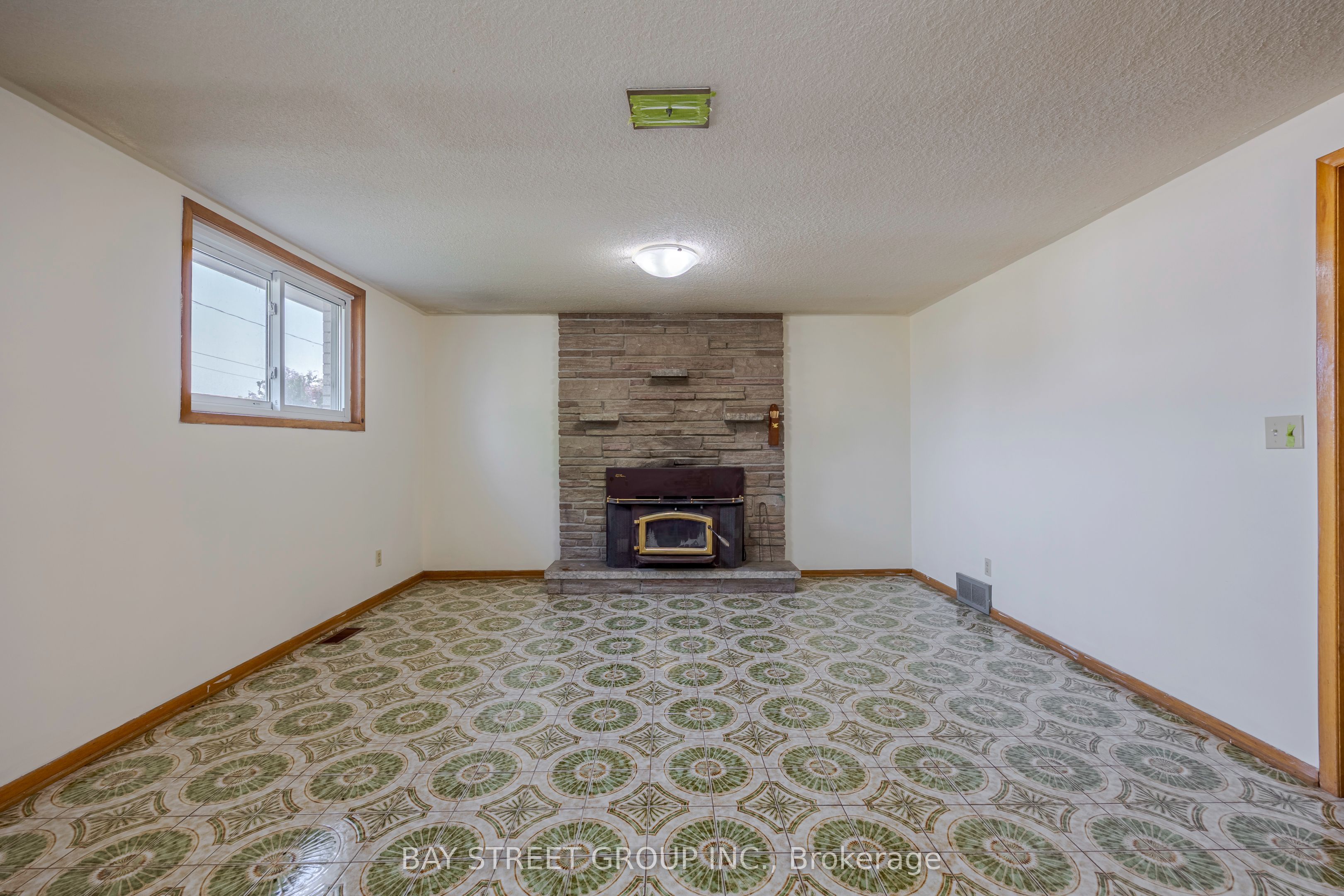 29 West Street N Property Photo 22
