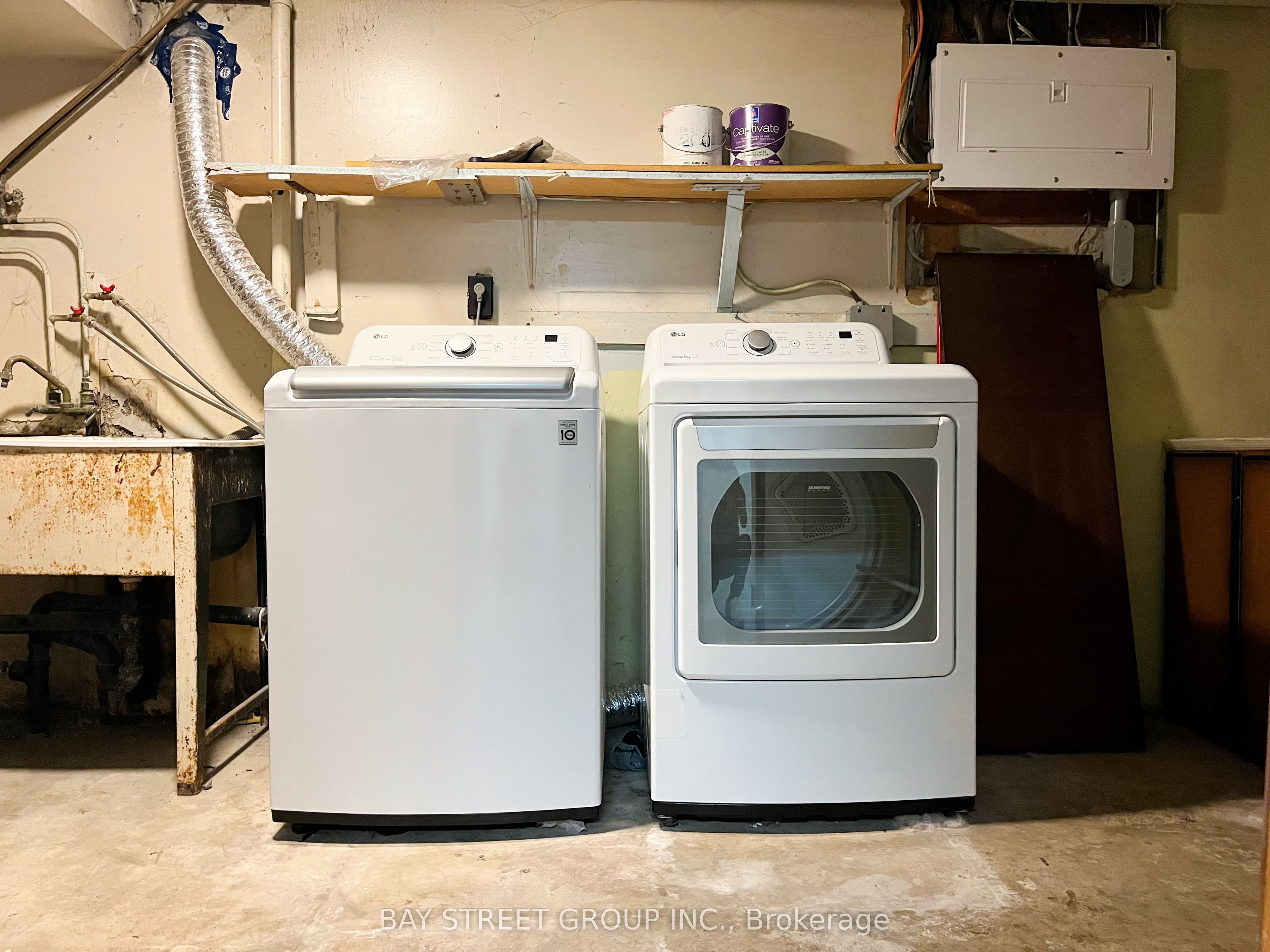 29 West Street N Property Photo 28