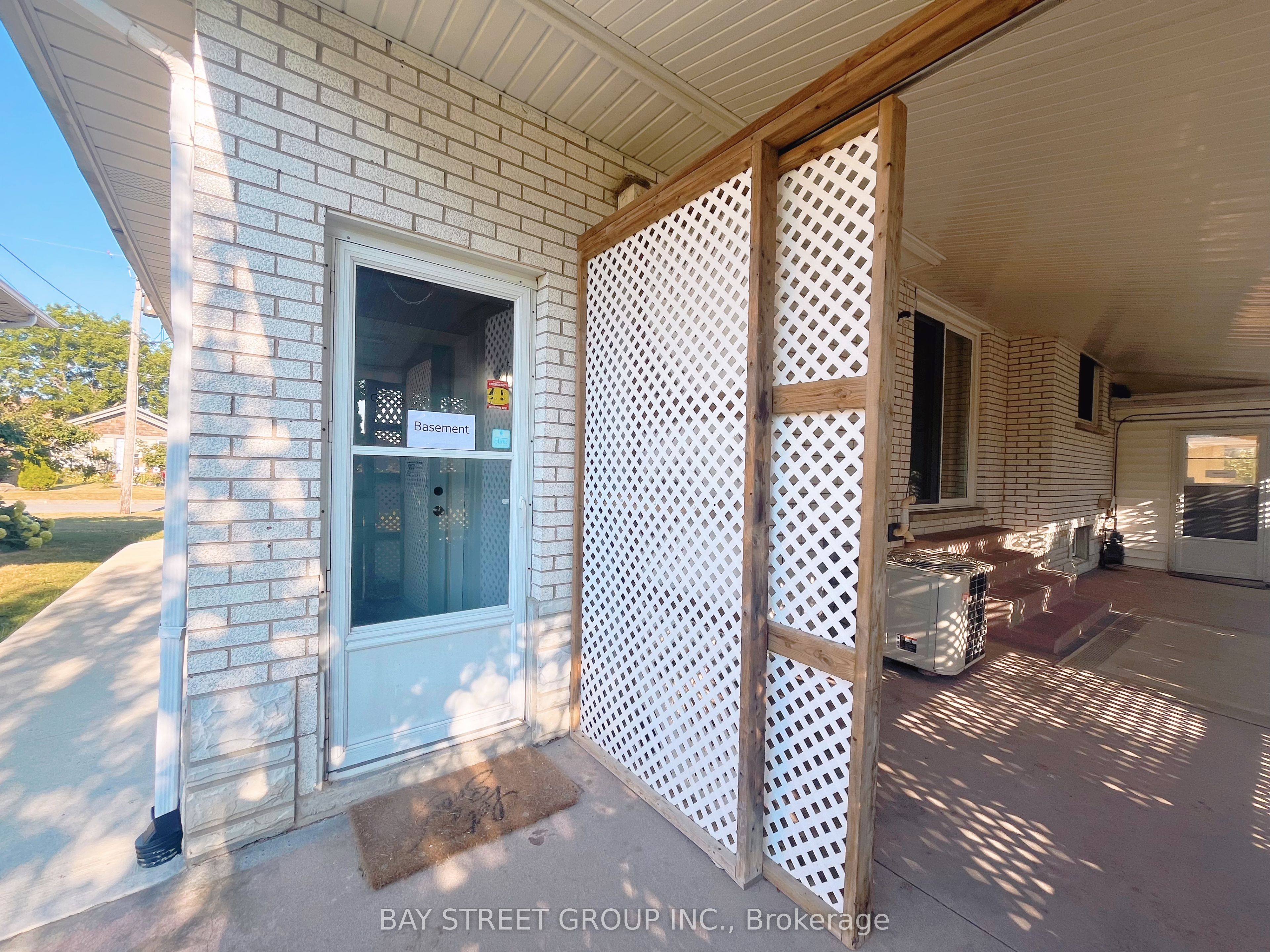 29 West Street N Property Photo 31