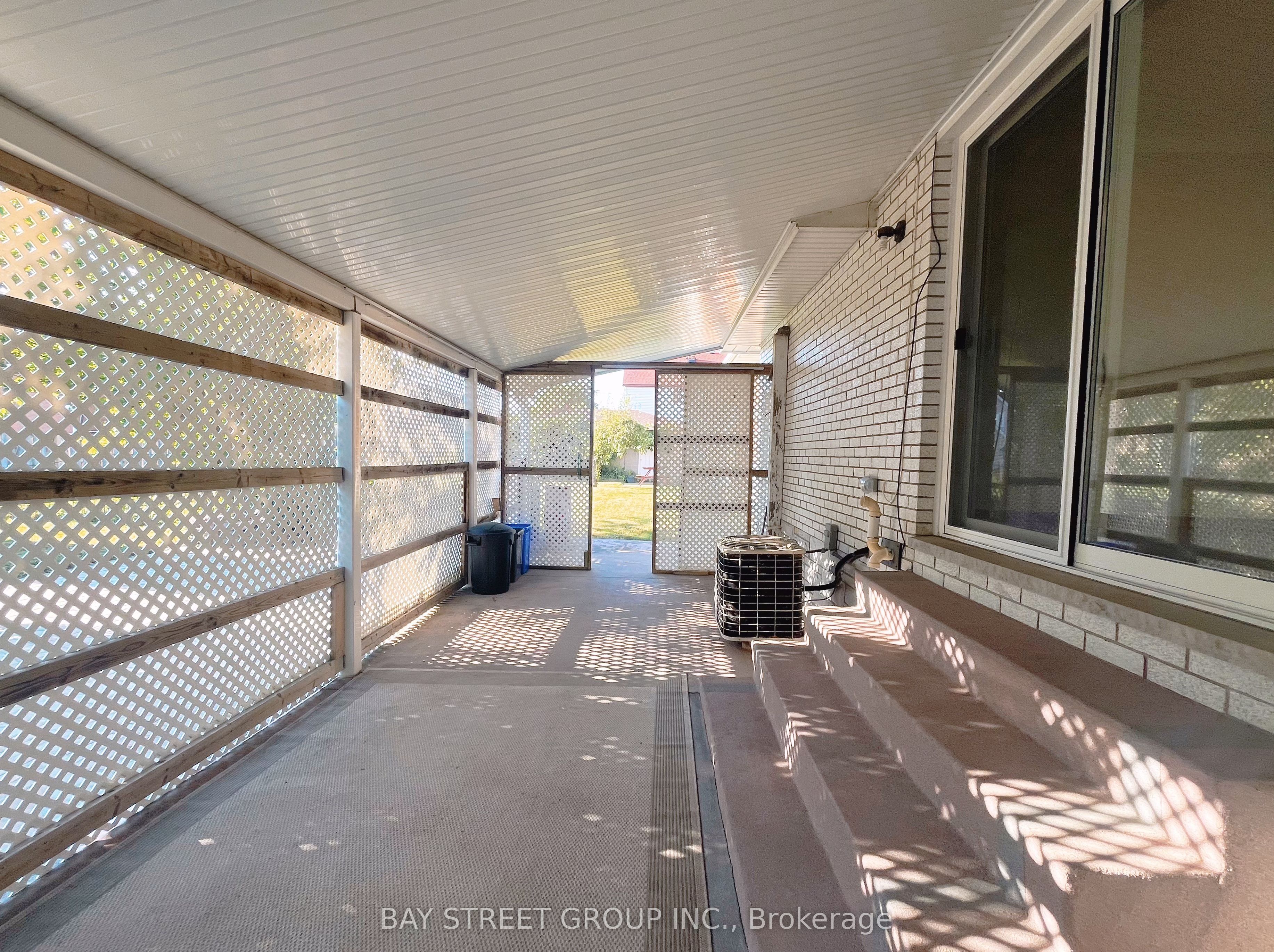 29 West Street N Property Photo 32