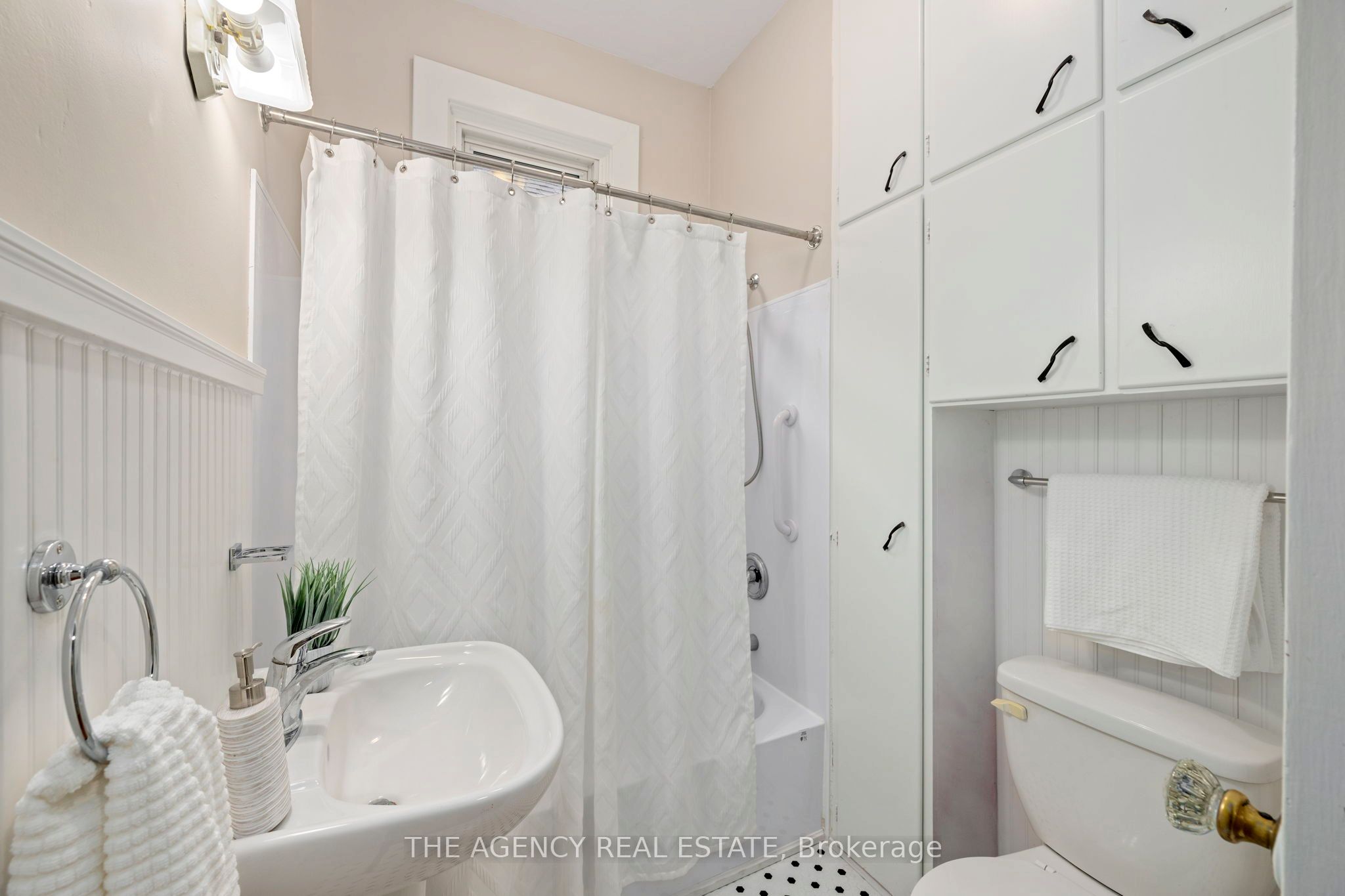 1180 York Street Property Photo 20