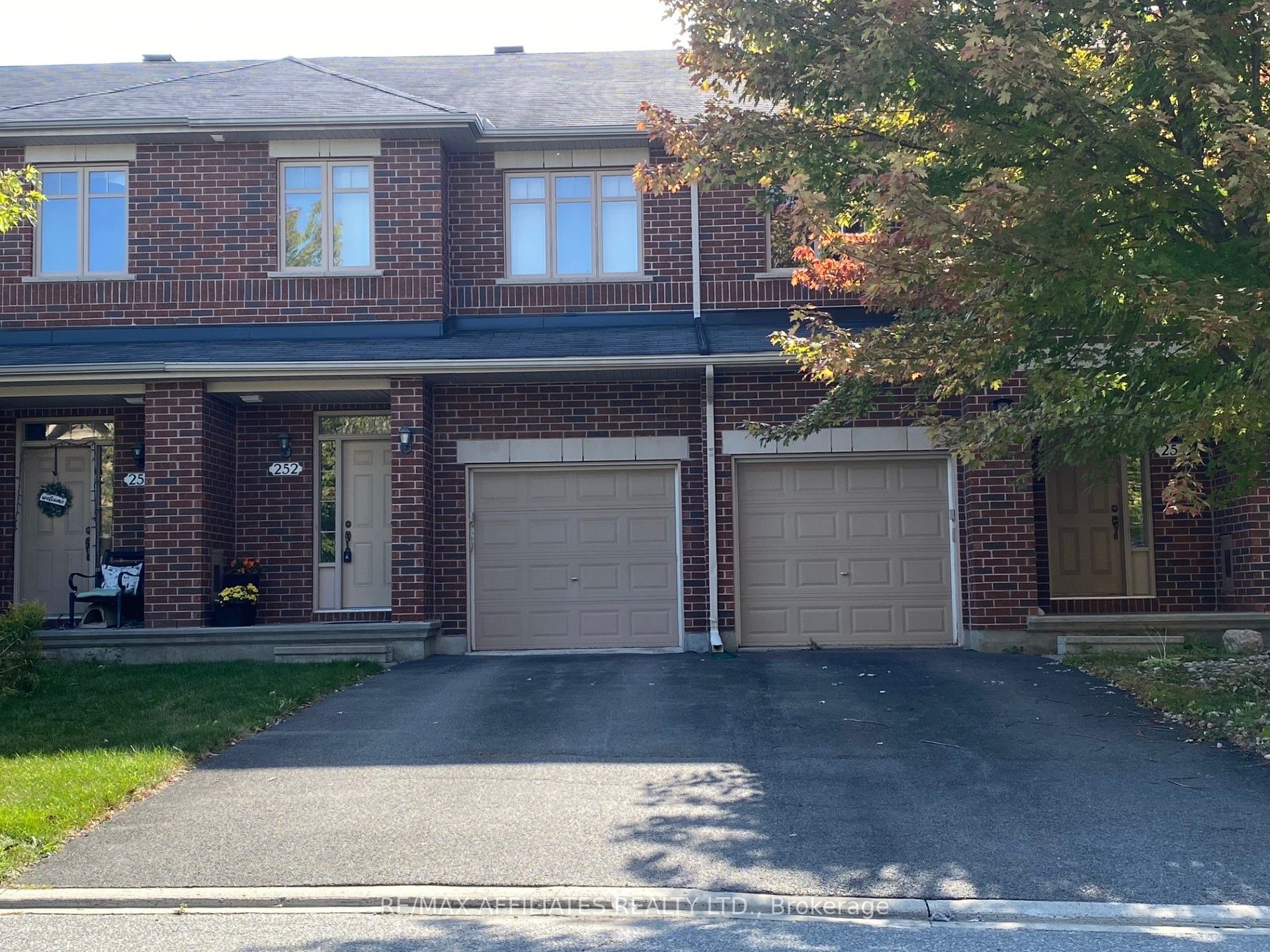 252 Badgeley Avenue Property Photo 2