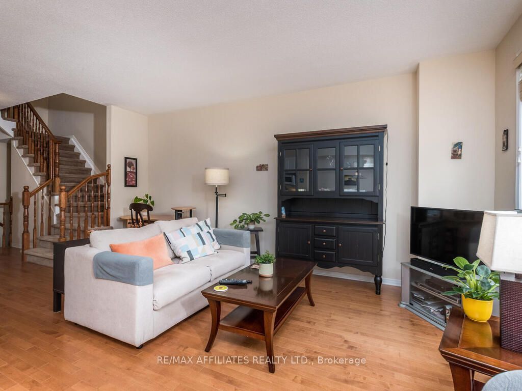 252 Badgeley Avenue Property Photo 6