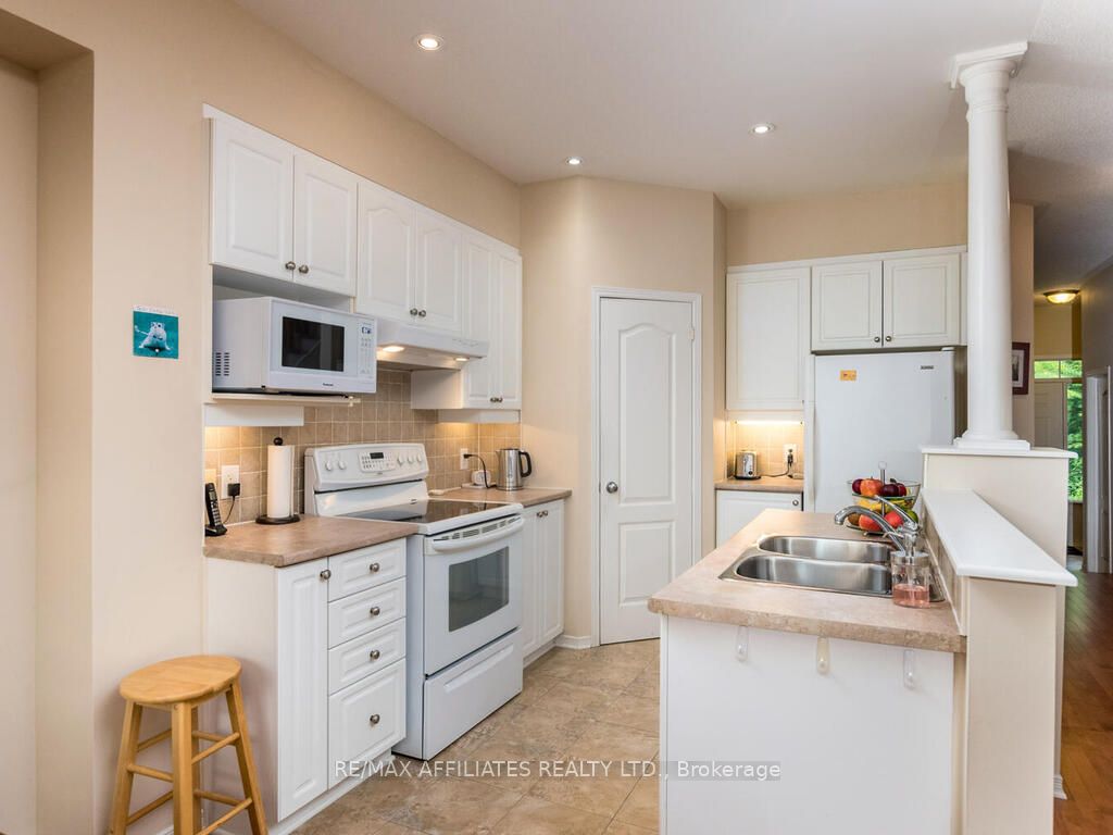 252 Badgeley Avenue Property Photo 10