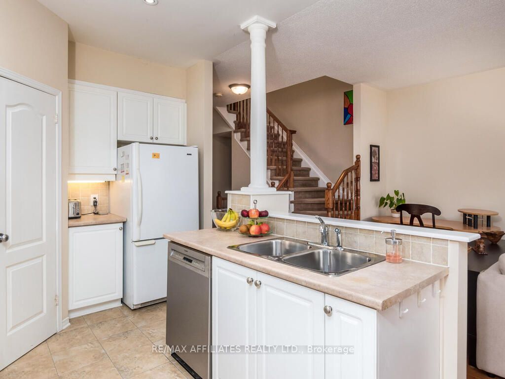 252 Badgeley Avenue Property Photo 13