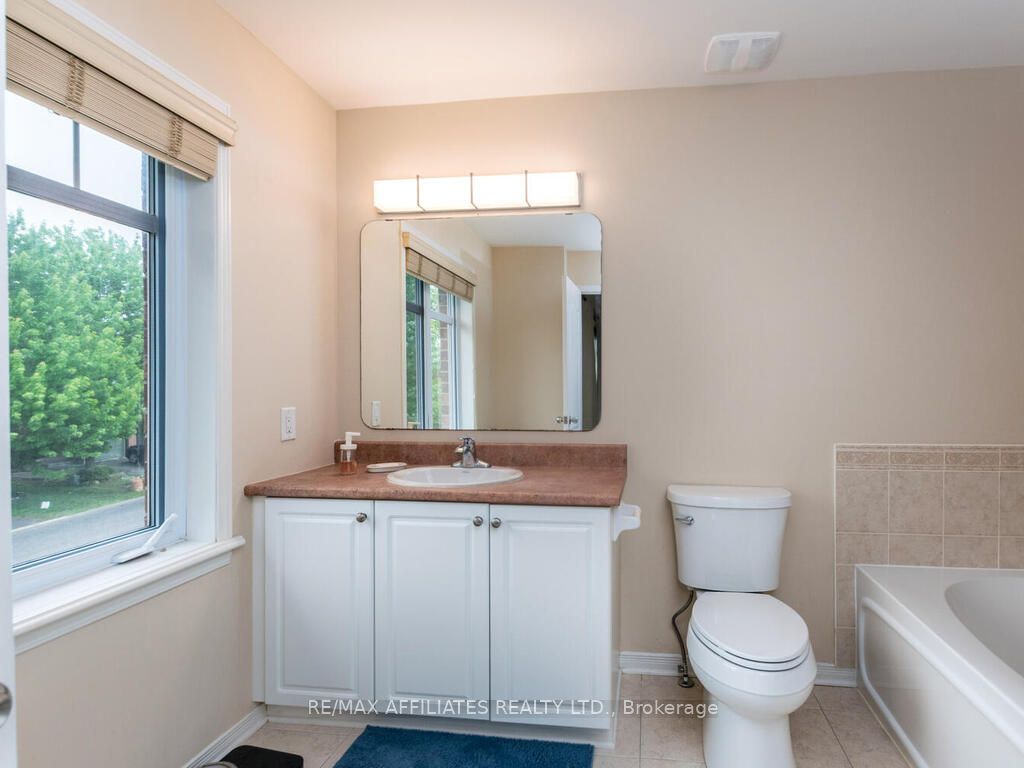 252 Badgeley Avenue Property Photo 18