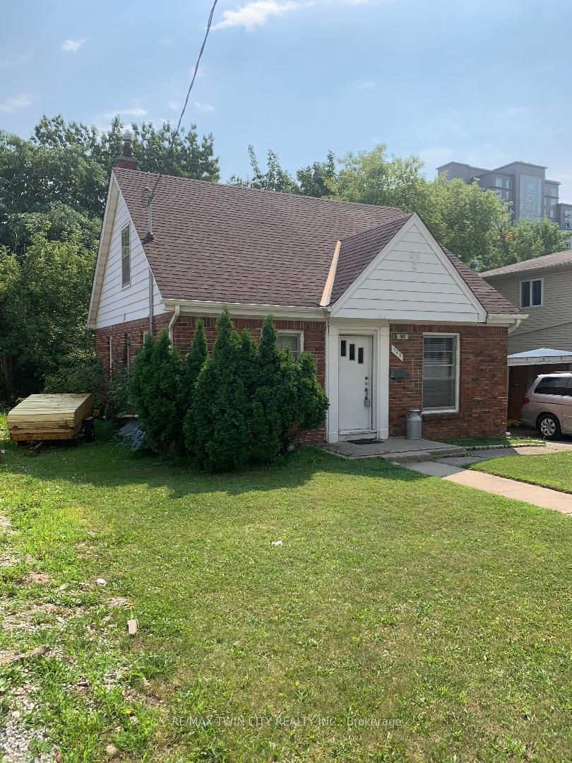 342 King St N Property Photo 1