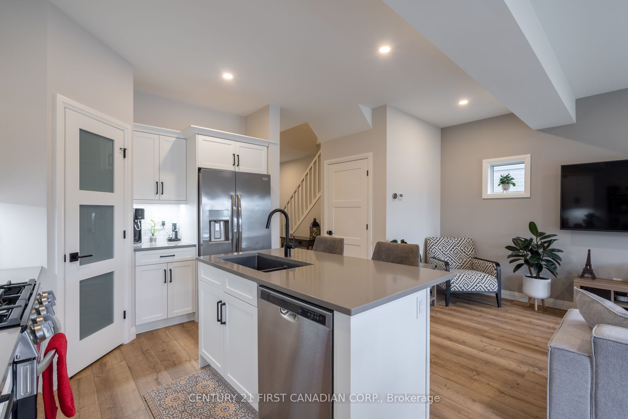17 Nicholson Street 26 Property Photo 6