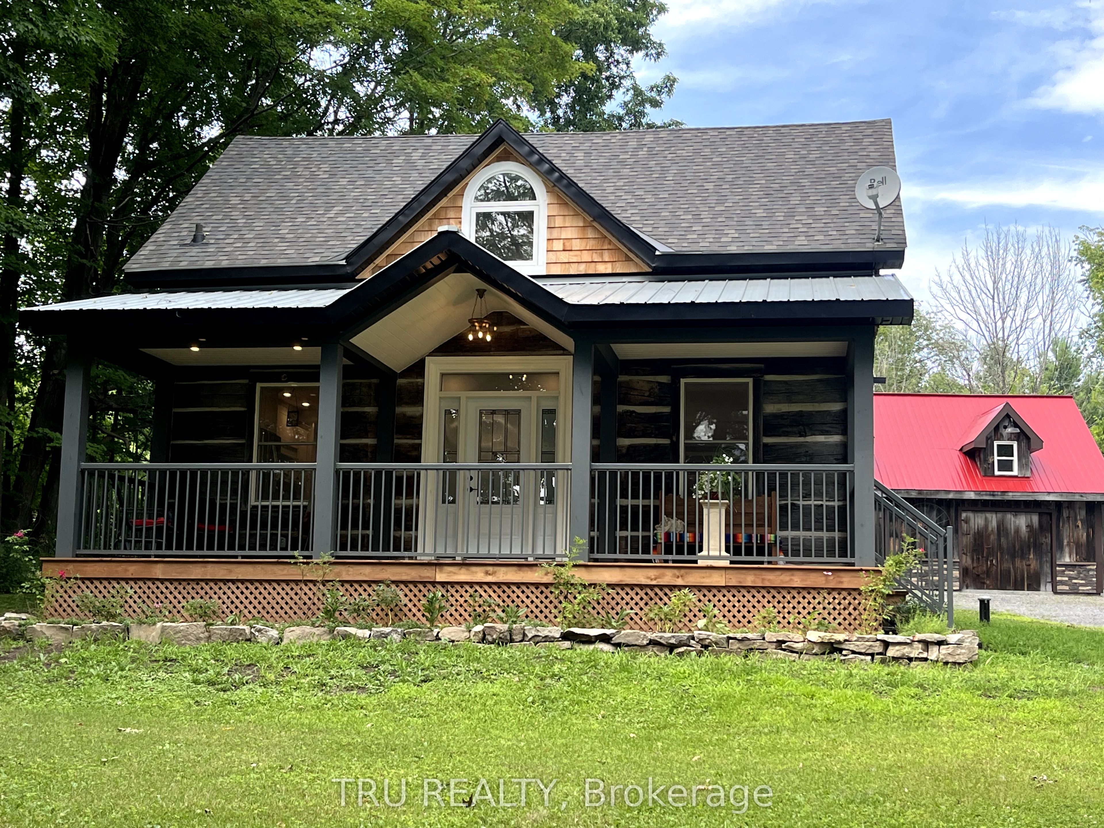 1913 Old Carp Road W Property Photo 1