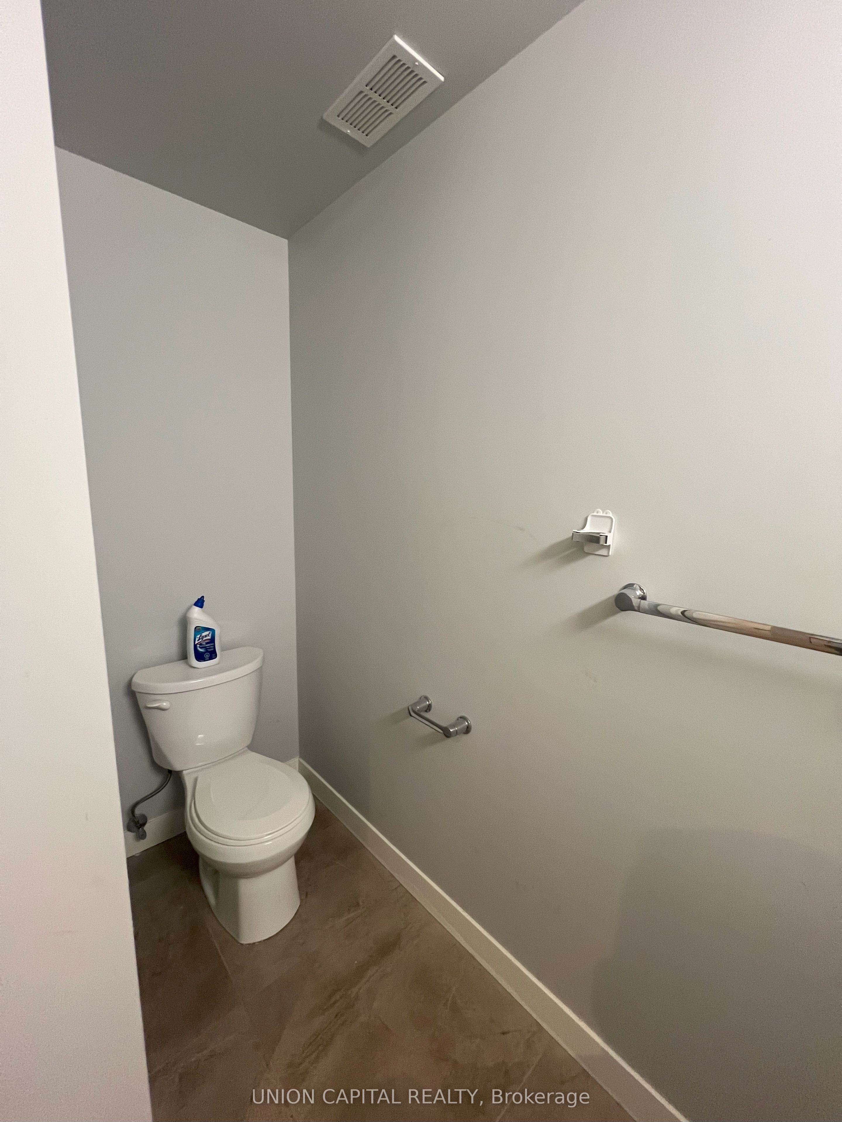 62 Balsam Street B207 Property Photo 5