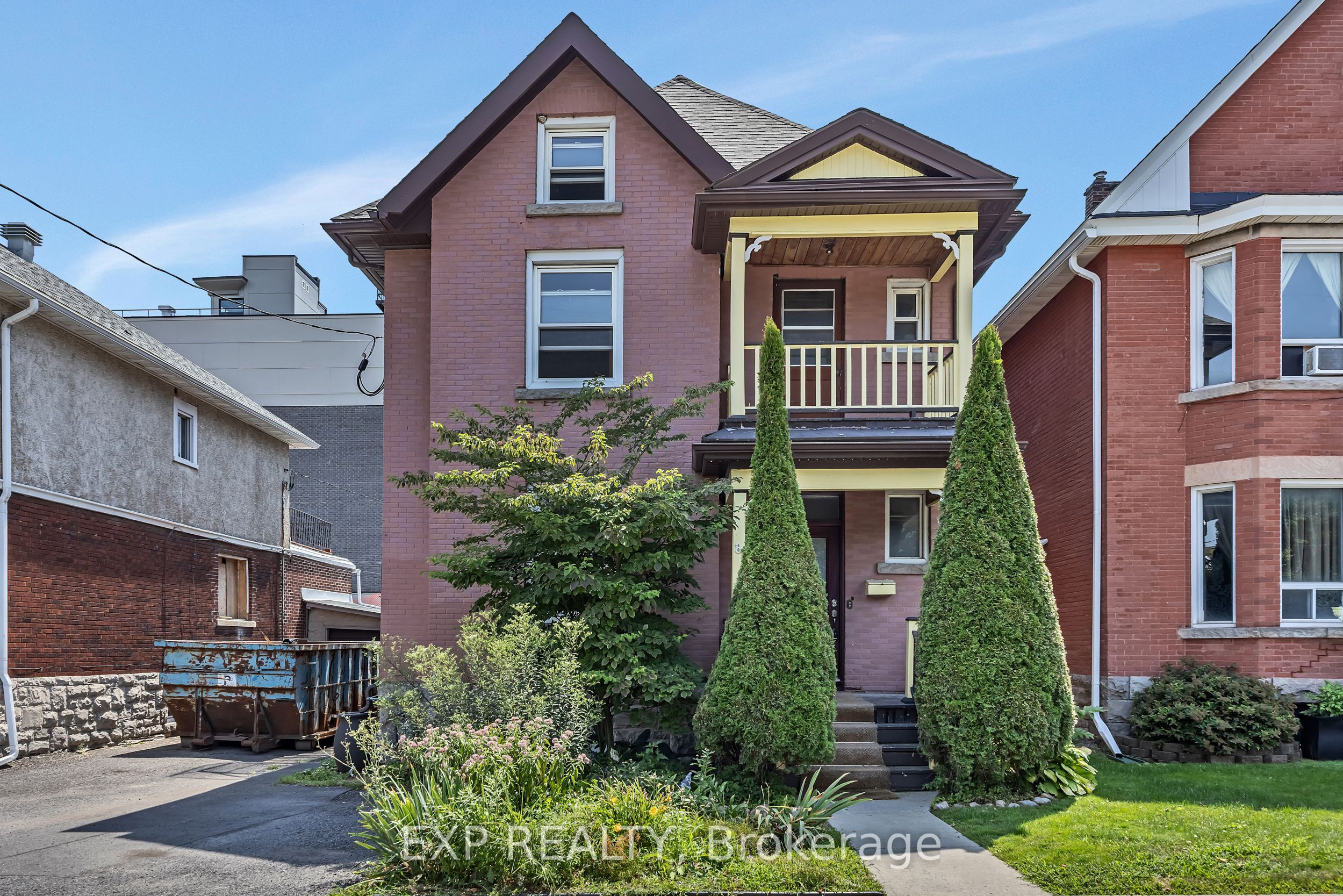 8 Oak Street Property Photo 1