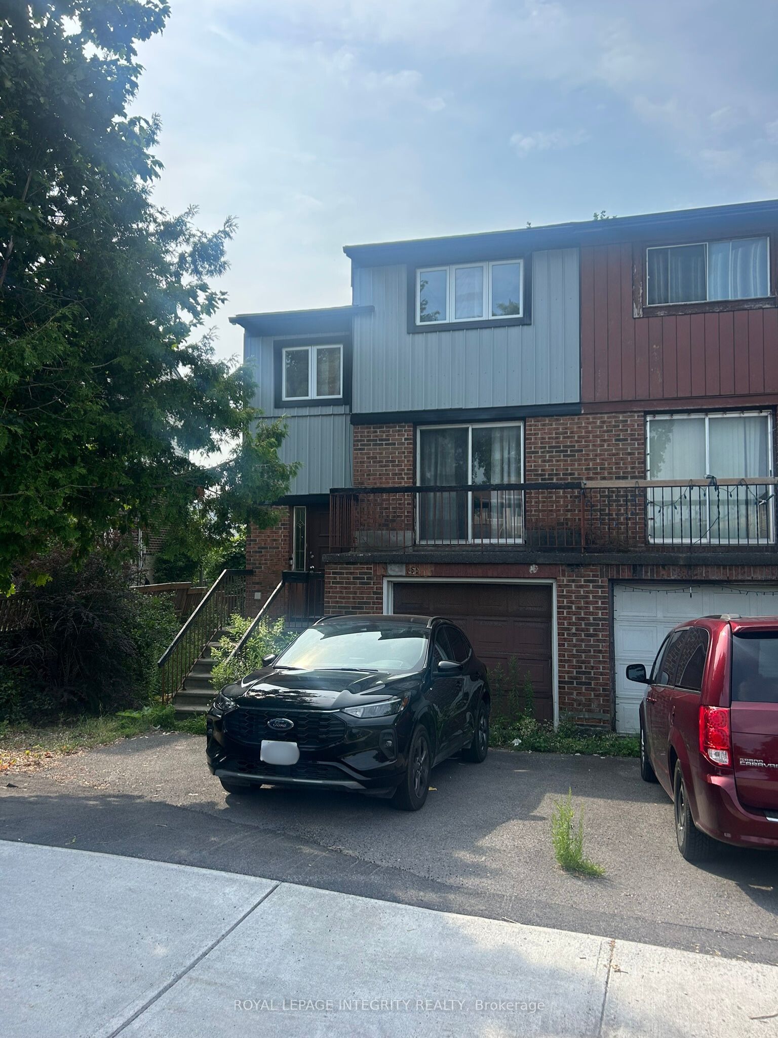 1138 Alenmede Crescent Property Photo 1