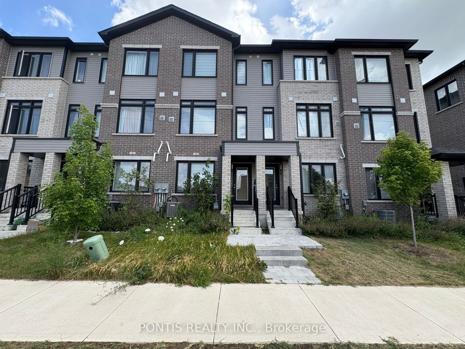 585 Colborne St Property Photo 1