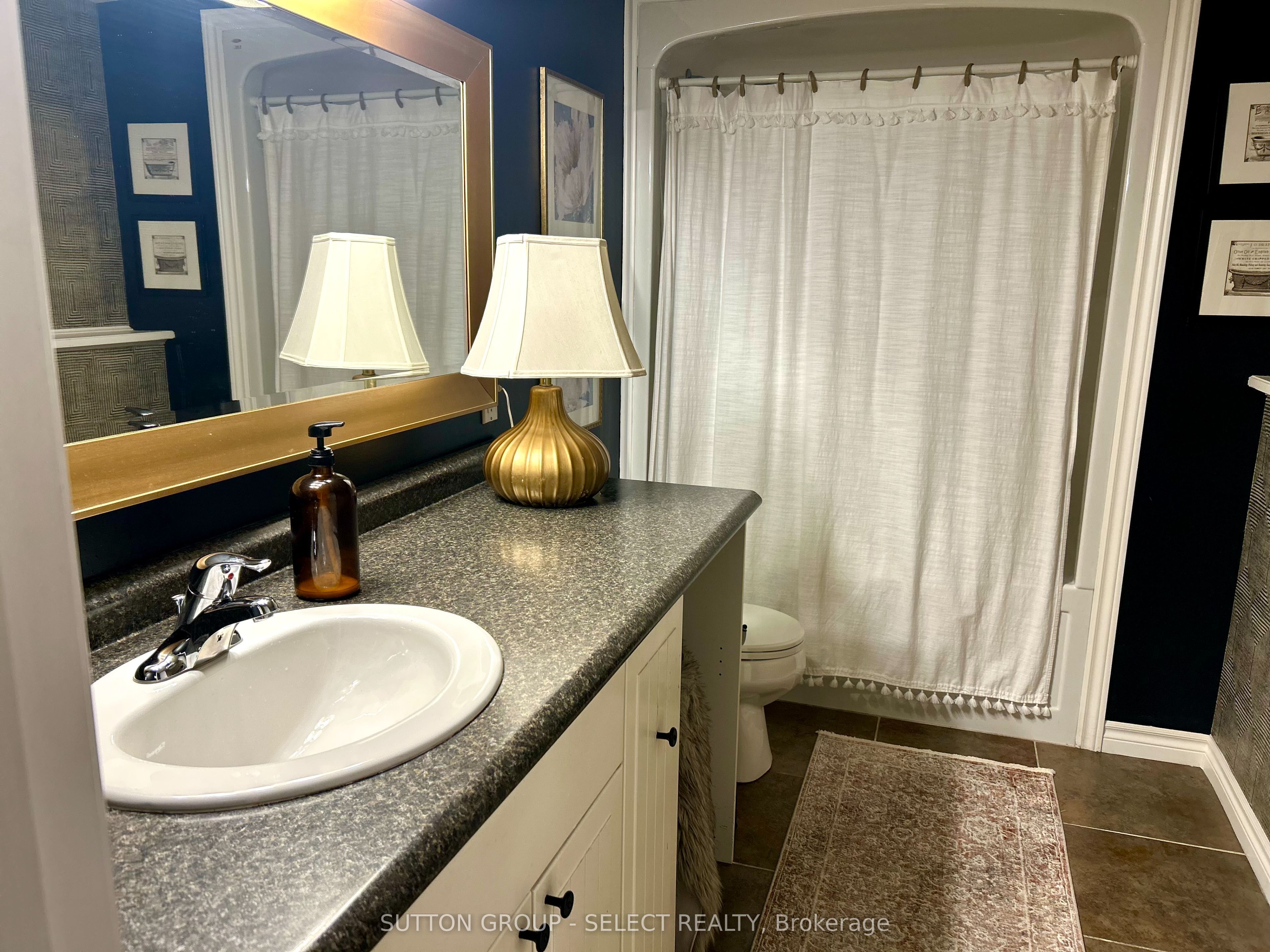 15 Hamilton Street Property Photo 27