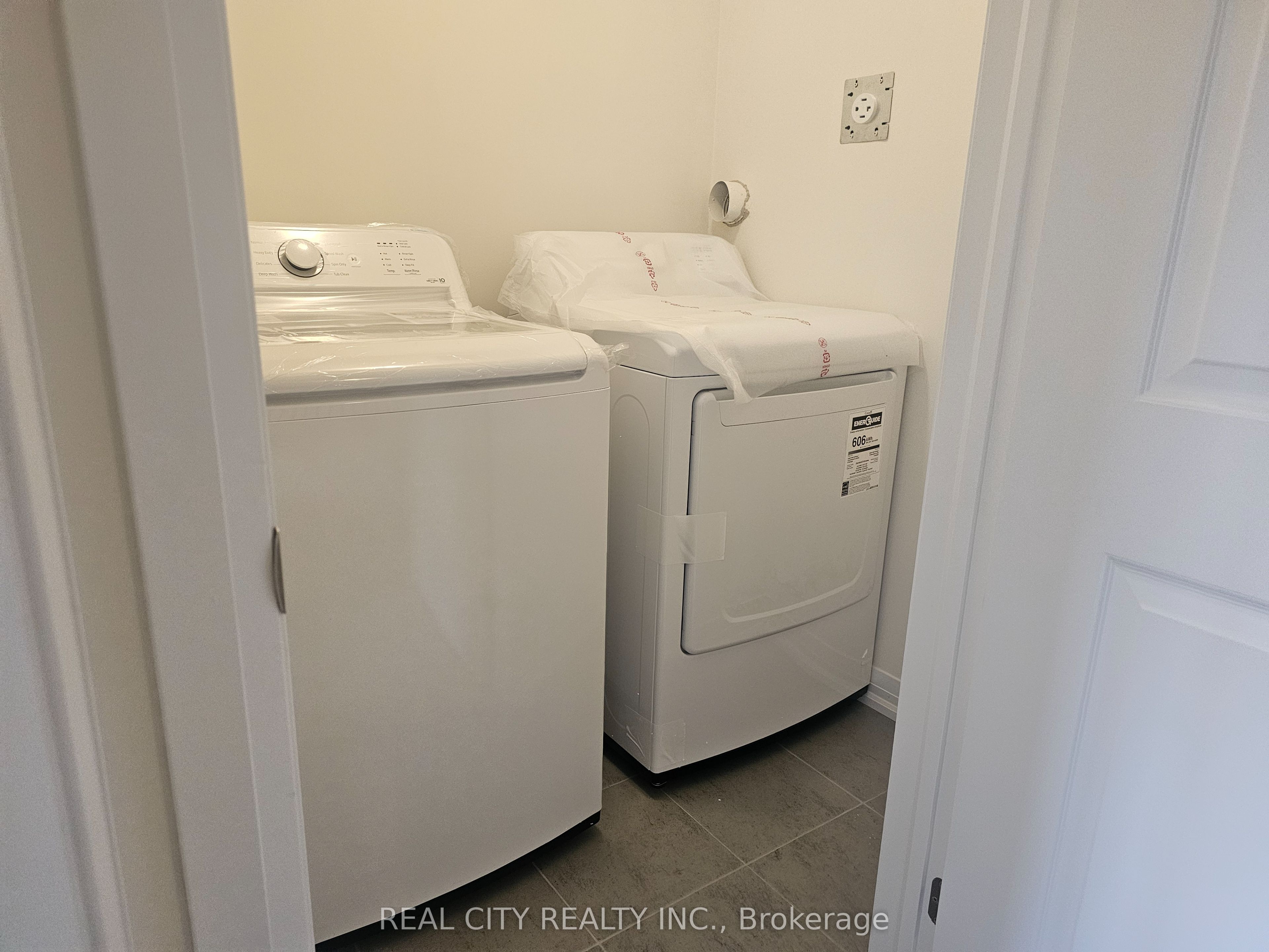 48 Mckernan Avenue Property Photo 35